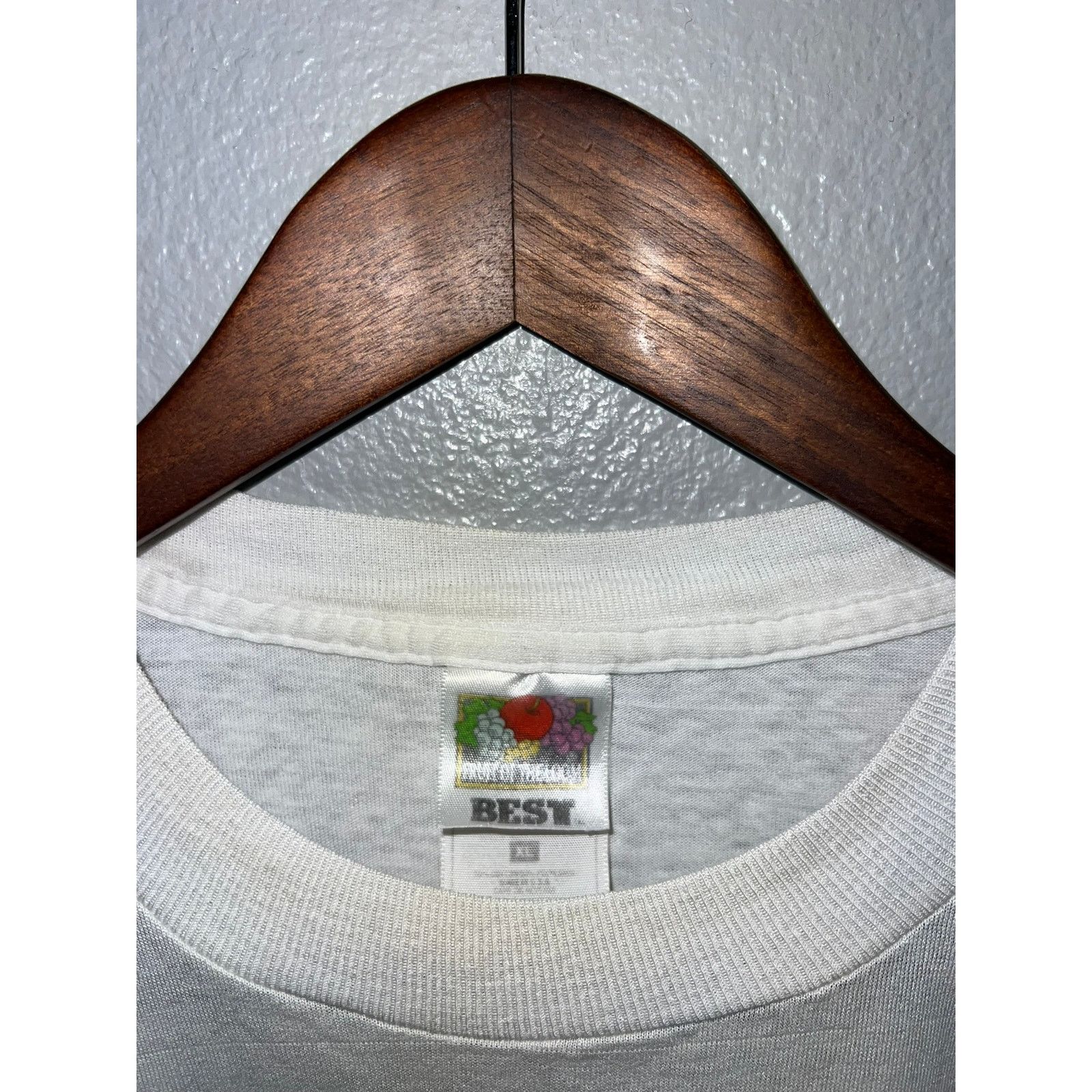Fruit Of The Loom Vintage Diamond Club Shirt White Stained Worn Thrashed Tee L Size US L / EU 52-54 / 3 - 8 Thumbnail