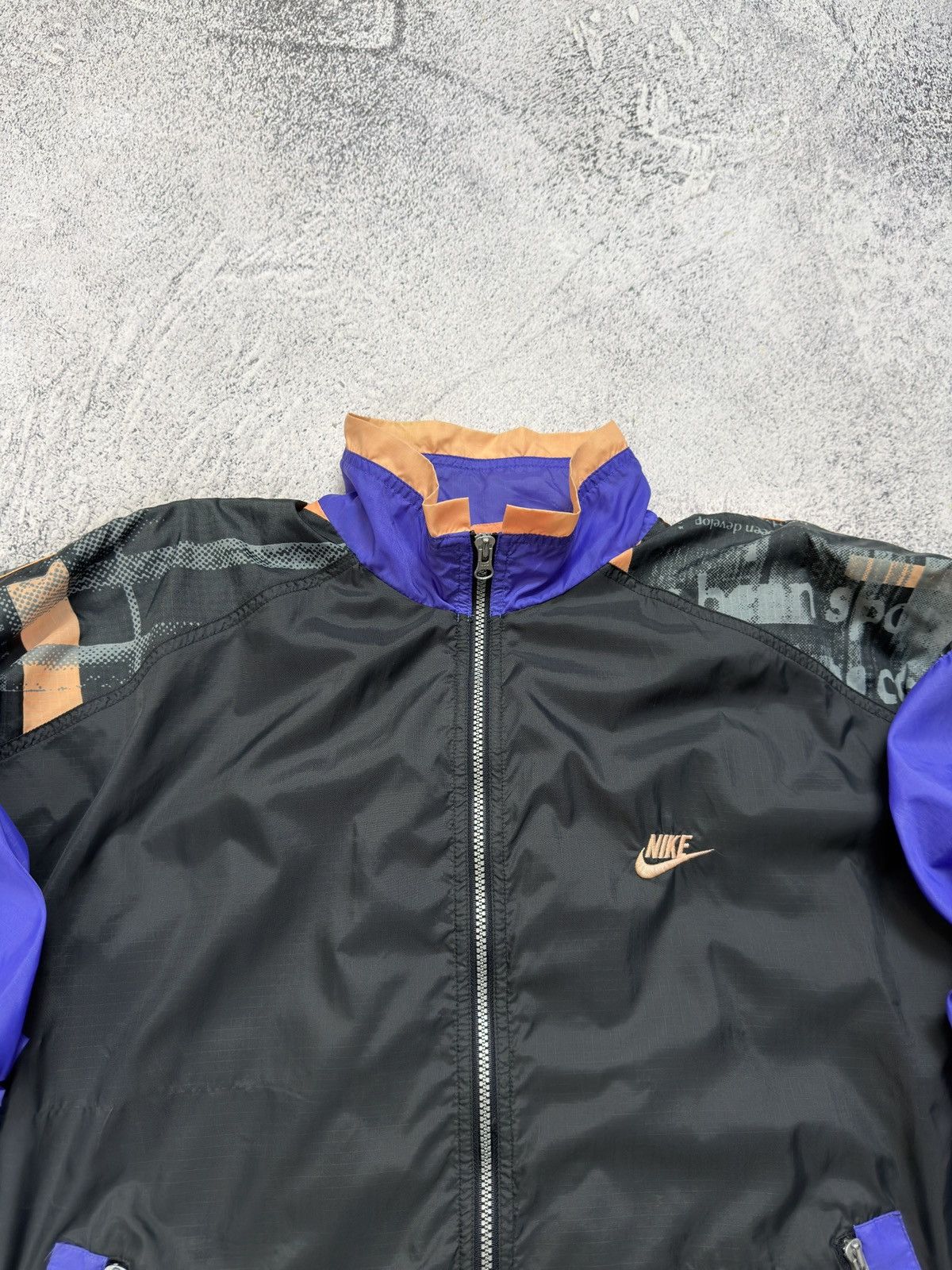 Nike RARE 90s Nike International Graphic Print Nylon Track Jacket Size US XL / EU 56 / 4 - 7 Thumbnail