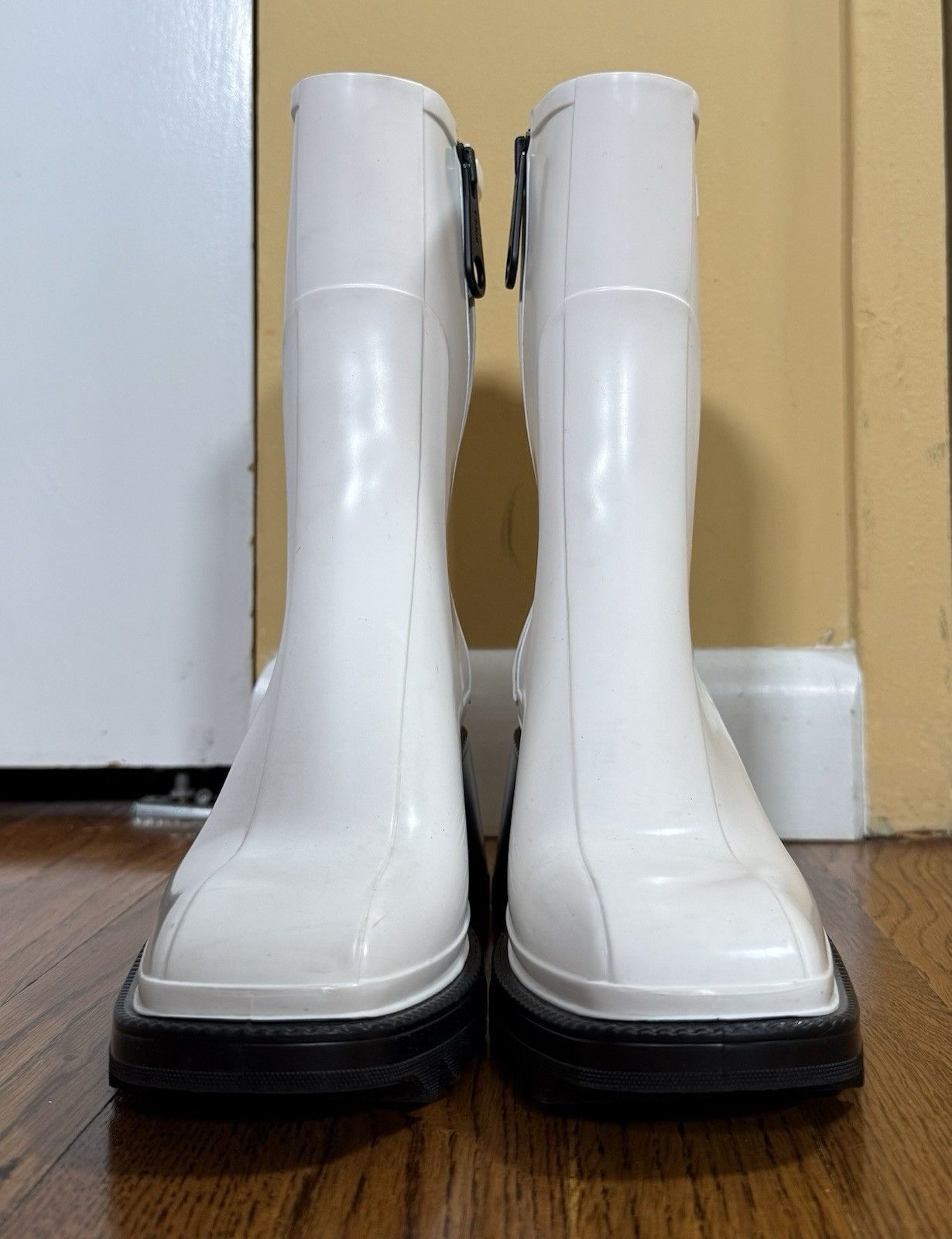 Chloe Chloe Rubber Betty Sock Rain Boots White Women’s Size 39 Size US 9 / IT 39 - 2 Thumbnail