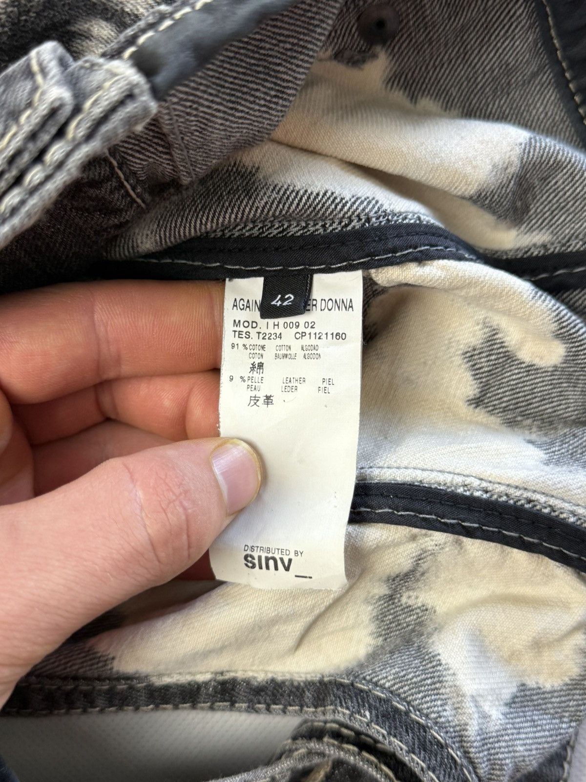 Andrew Mackenzie Vintage Against my killer vests Italy Viscose Blend Black Size M / US 6-8 / IT 42-44 - 12 Thumbnail