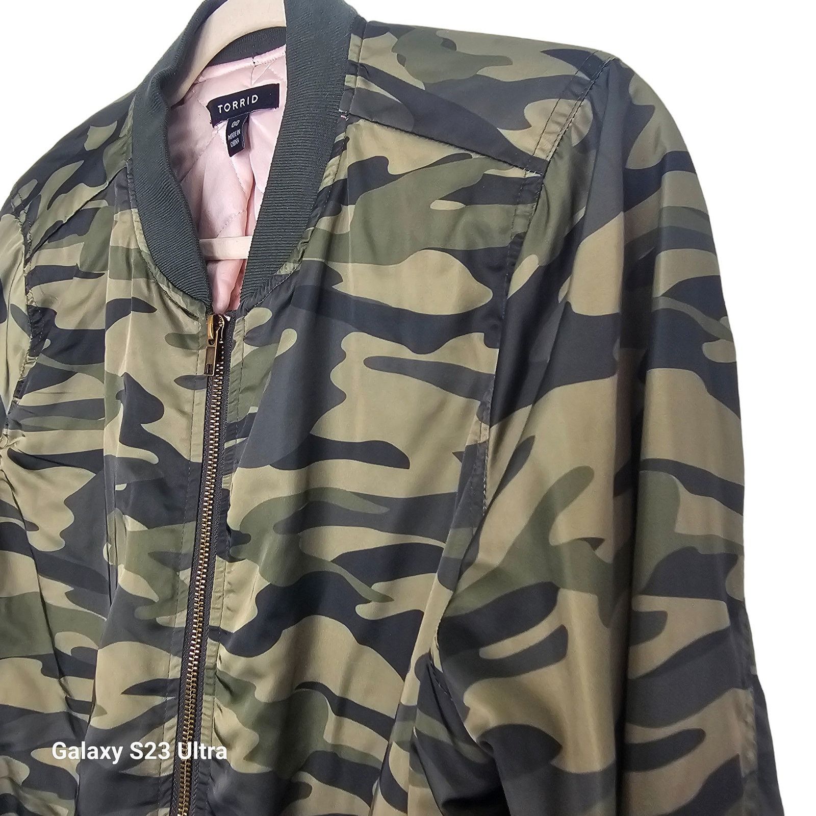 Torrid Torrid Womens Camo Bomber Jacket Full Zip Plus Size 00X Army Size XXS / US 00 / IT 34 - 6 Thumbnail