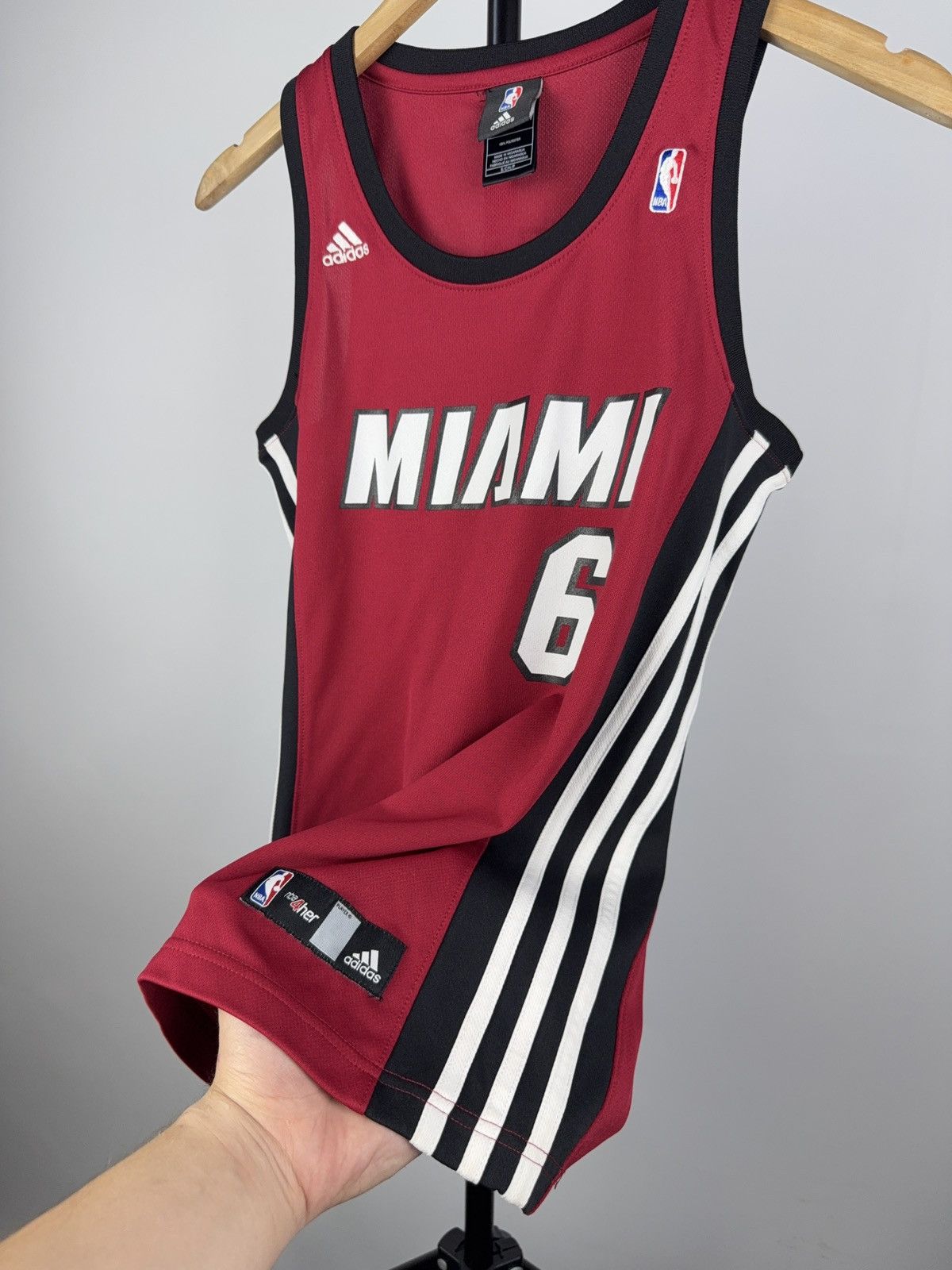 NBA LeBron James #6 Miami Heat Adidas Jersey Small Vintage NBA Size US S / EU 44-46 / 1 - 2 Thumbnail
