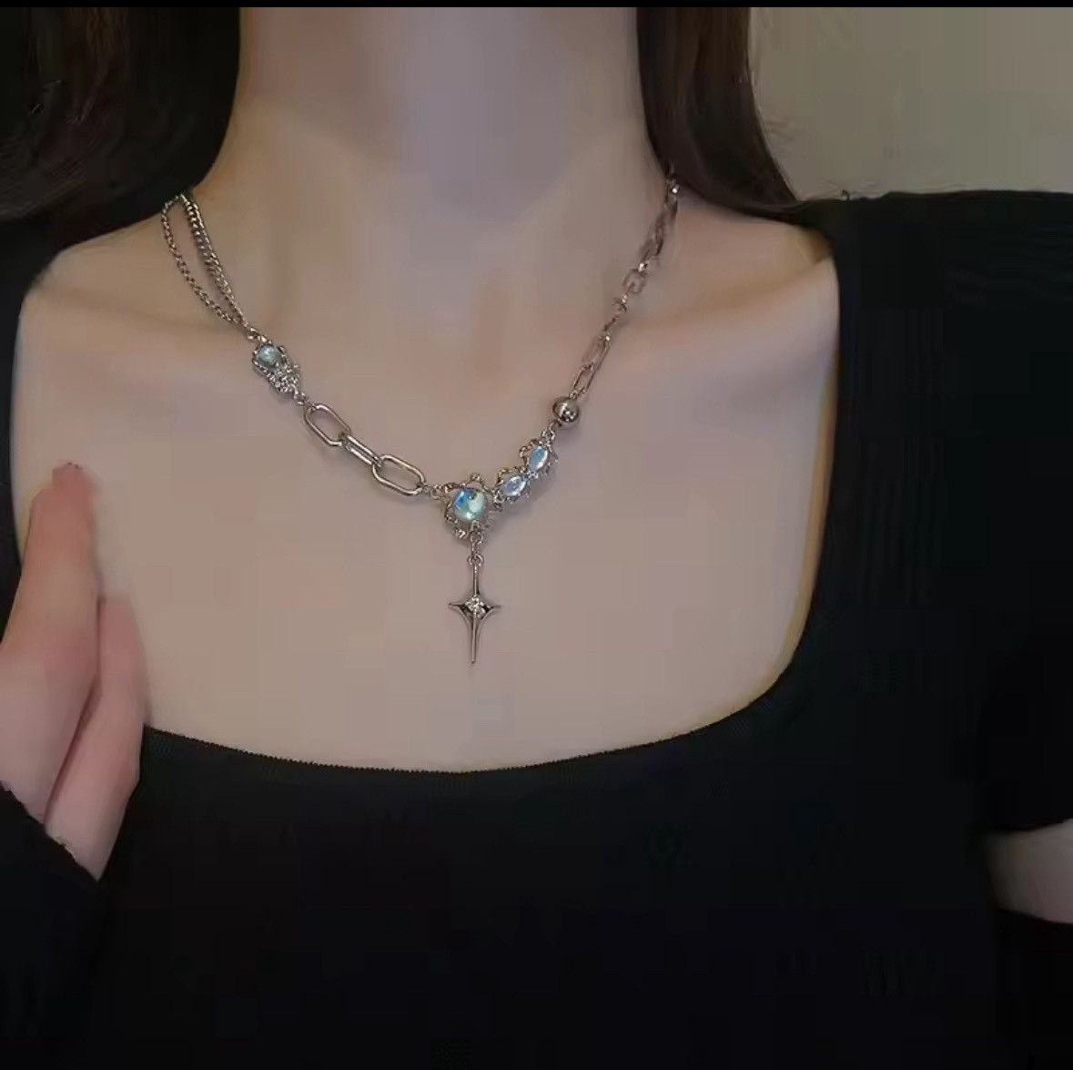 Jewelry , Silver Color Star Pendant Necklace Shiny Rhinestone Size ONE SIZE - 4 Thumbnail