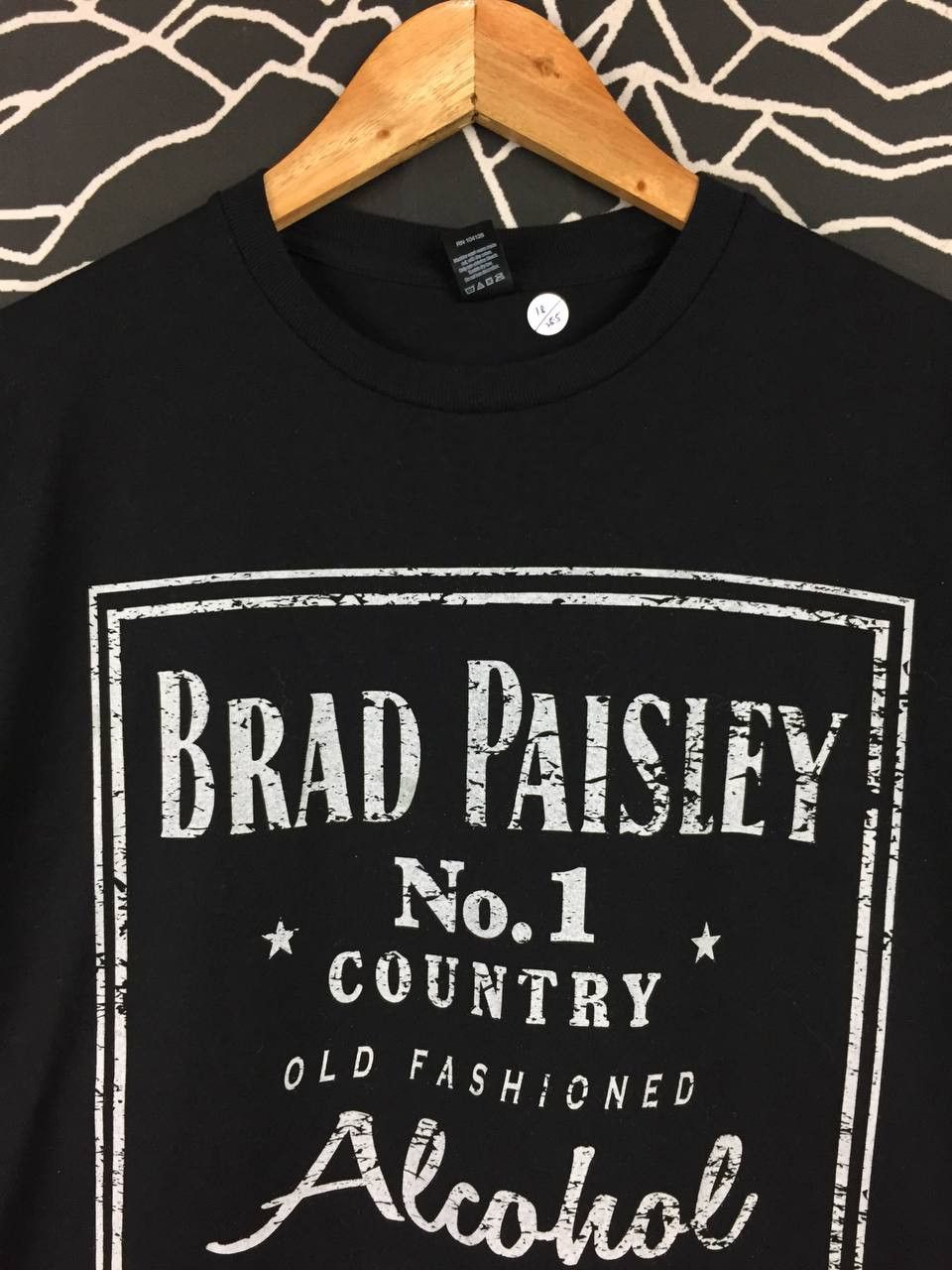 Band Tees × Vintage Brad Paisley No.1 Country Old Fashioned Alcohol Concert Tee Size US S / EU 44-46 / 1 - 6 Thumbnail
