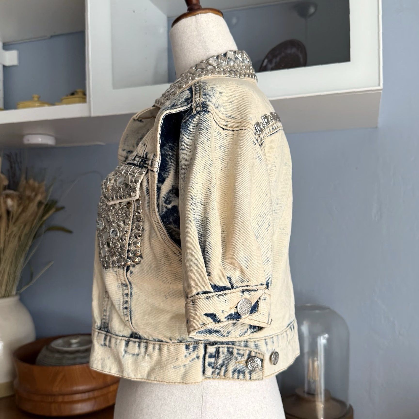 Denime VINTAGE ITZIK Denim Jacket Cropped Studded Rhinestone Button Front Cotton 80s 90s Women's Size S Cream/Blue - Basic Jacket Size 28" / US 6 / IT 42 - 2 Thumbnail