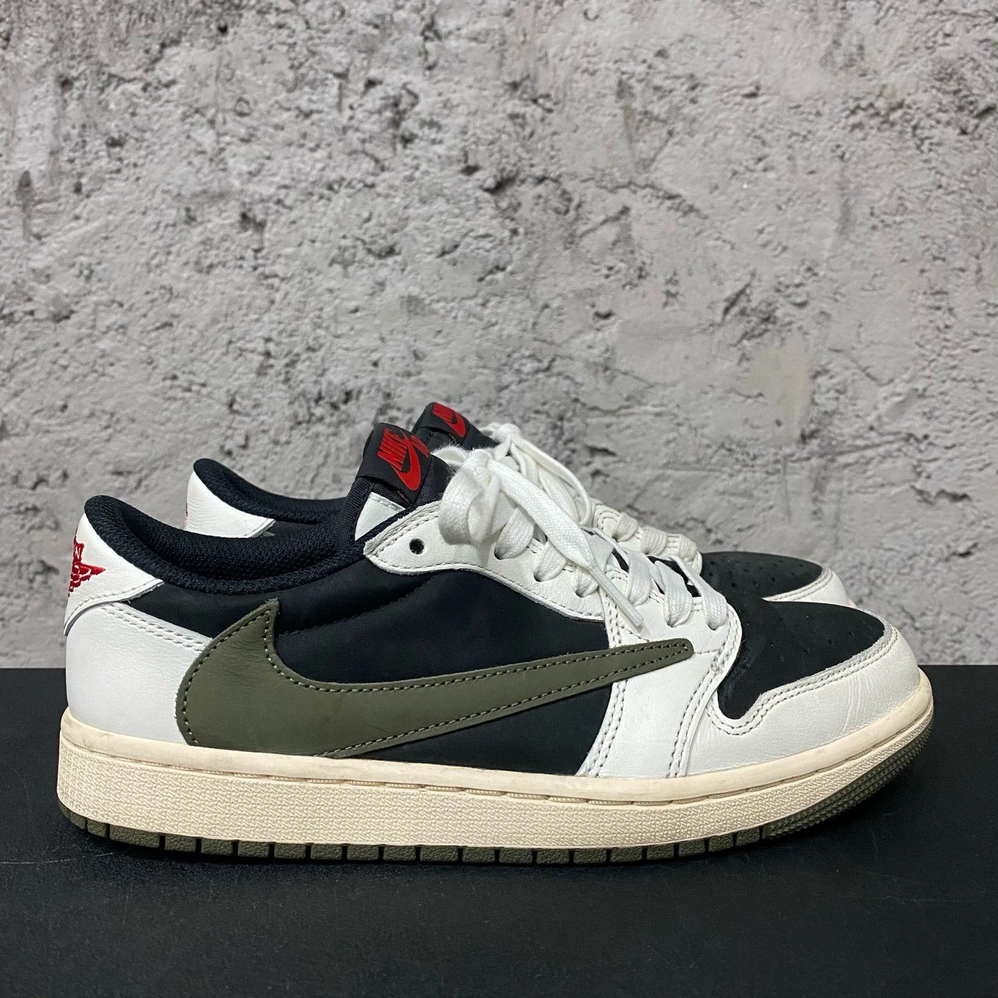 Aje AJ1 Reverse Swoosh Shoes, Size: 39 Size US 9 / IT 39 - 7 Thumbnail