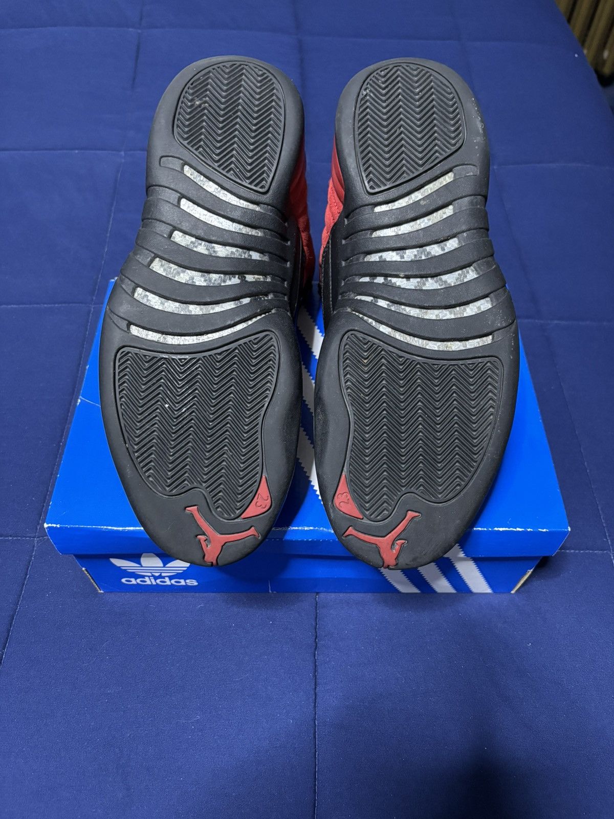 Jordan Brand Jordan 12 Retro Reverse Flu Game 2020 Size 11 Size US 11 / EU 44 - 6 Thumbnail