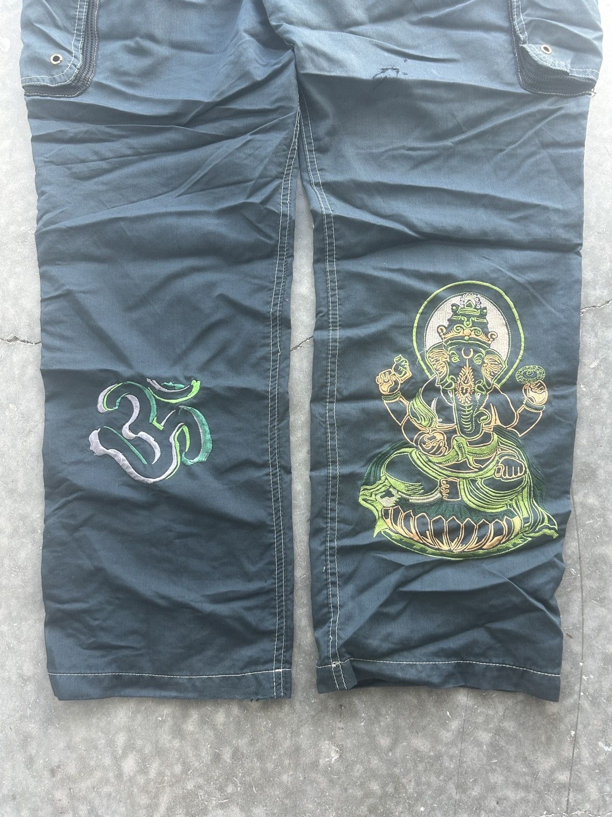 Vintage Vintage Y2K Fiend Cargo Pants Ganesha Embroidered Om Size US 35 - 2 Thumbnail