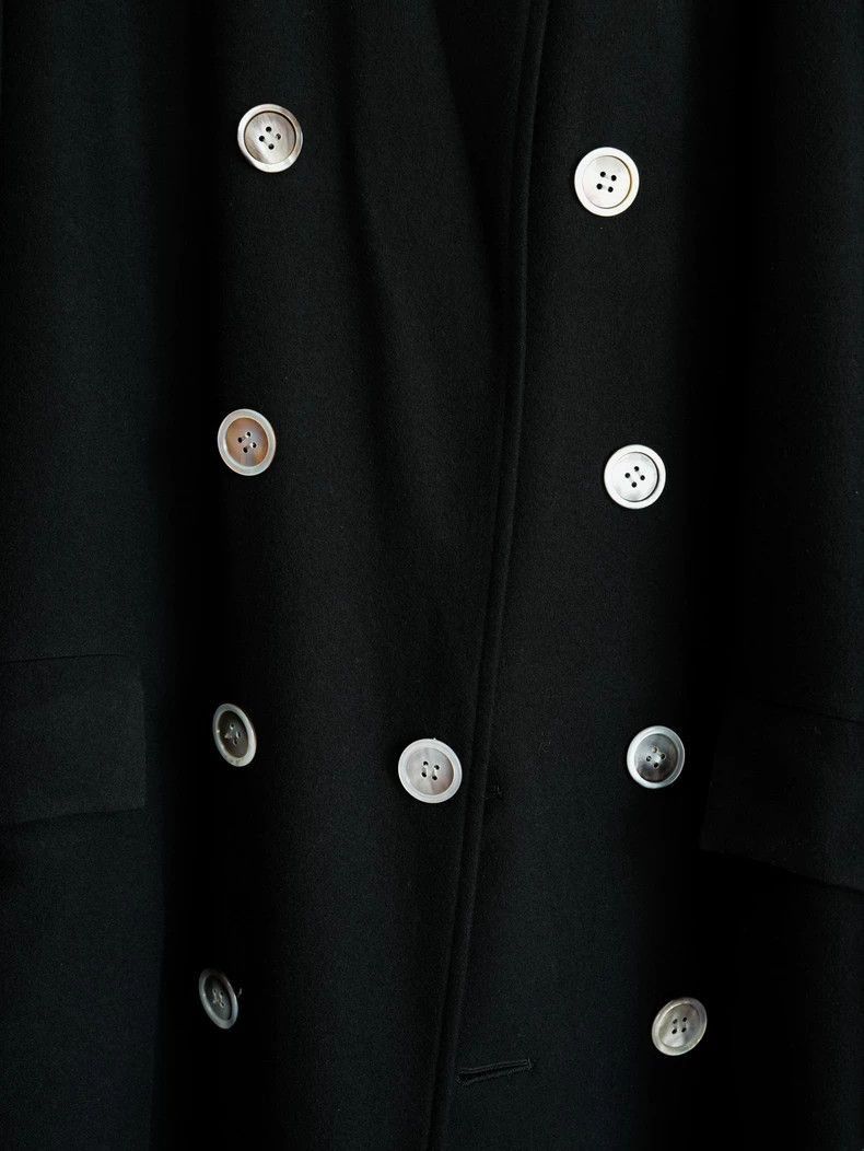 Yohji Yamamoto Yohji Yamamoto Yohji Yamamoto Oversized Black Coat with Bu Size US M / EU 48-50 / 2 - 5 Thumbnail