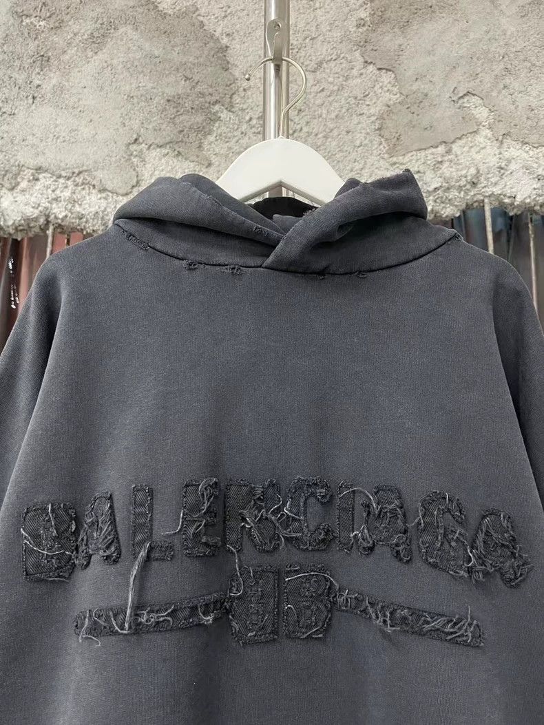 Balenciaga Balenciaga Distressed Hooded Sweatshirt Size US S / EU 44-46 / 1 - 5 Thumbnail