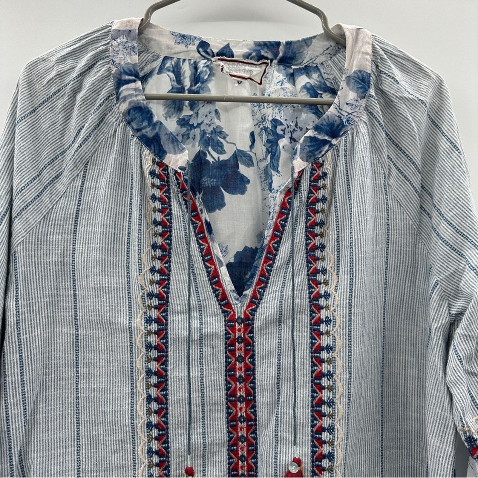 Johnny Was Johnny Was White, Blue & Red Floral Watercolor Tassel Top Size M / US 6-8 / IT 42-44 - 3 Thumbnail