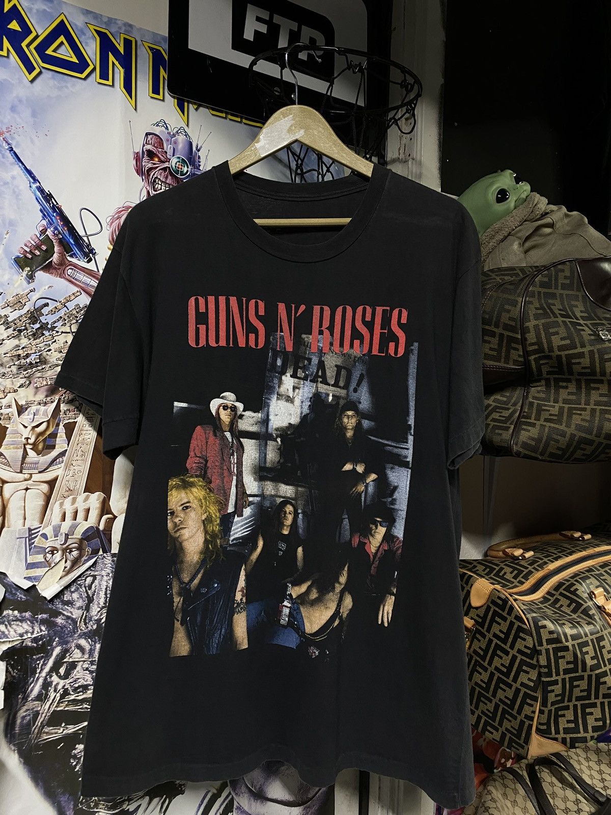 Band Tees Vintage 1991 Guns N’ Roses Band Tour T-Shirt Large Size US L / EU 52-54 / 3 - 7 Thumbnail