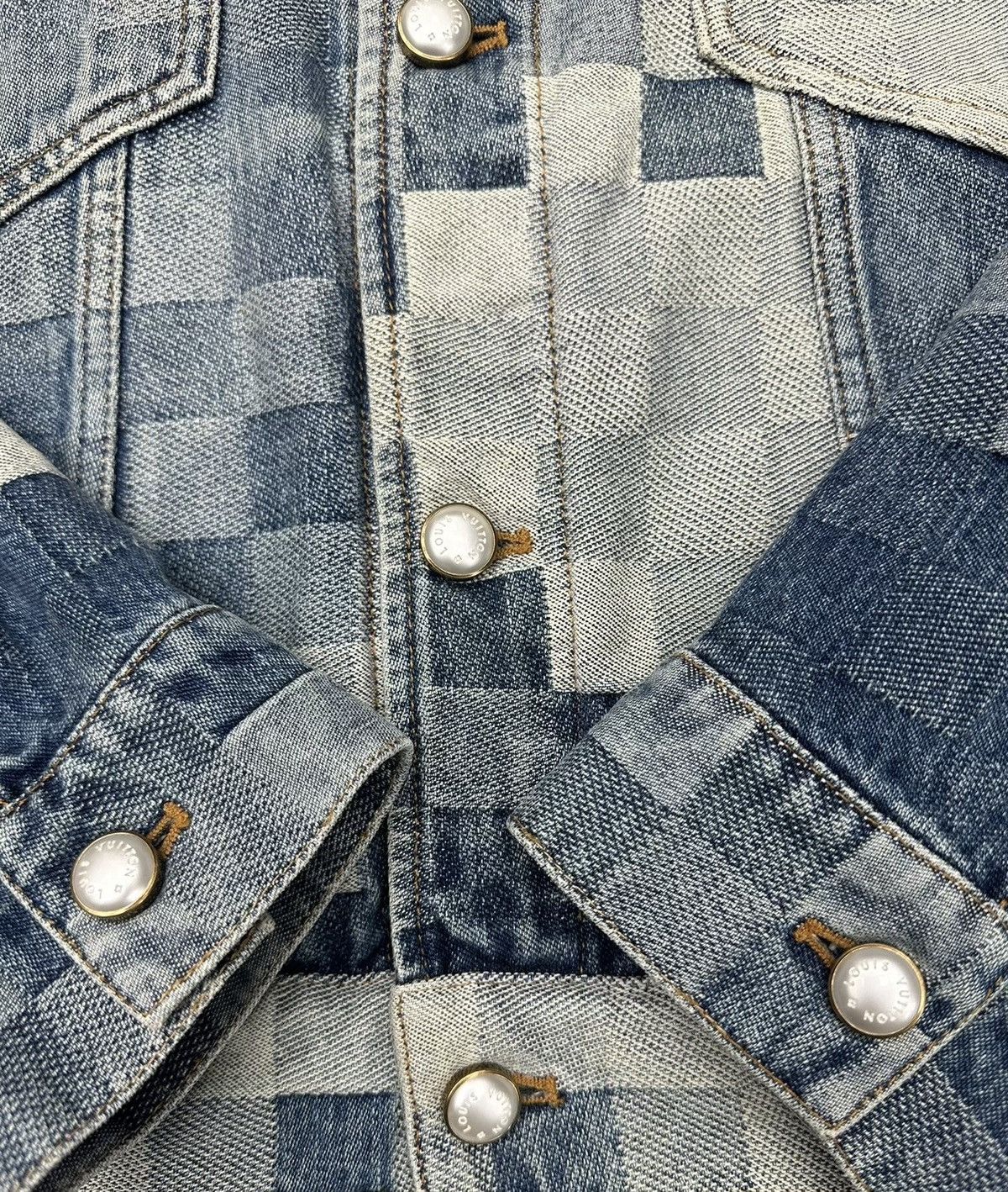Louis Vuitton Louis Vuitton X Pharrell 48 Damoflage Damier Denim Jacket Size US M / EU 48-50 / 2 - 4 Thumbnail