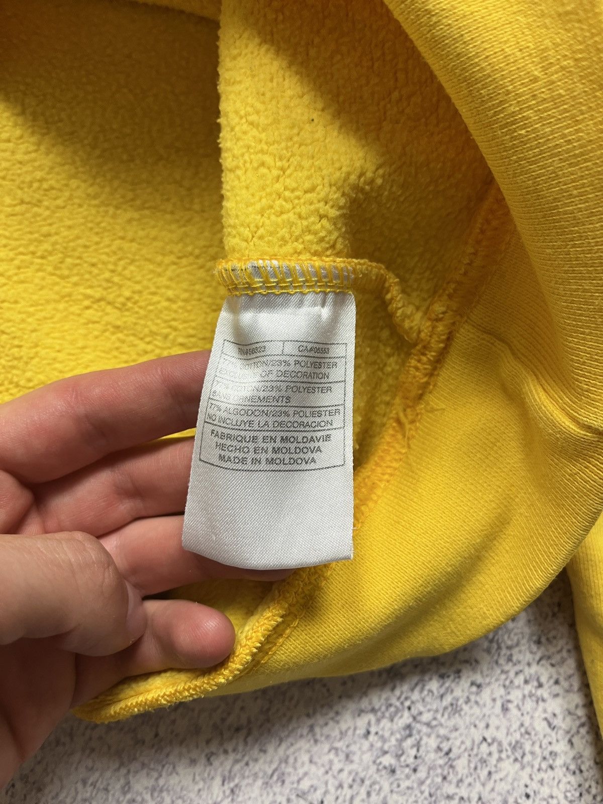 Nike Vintage 2000’s Nike Sportswear Swoosh Logo Yellow Crewneck Size US M / EU 48-50 / 2 - 12 Thumbnail
