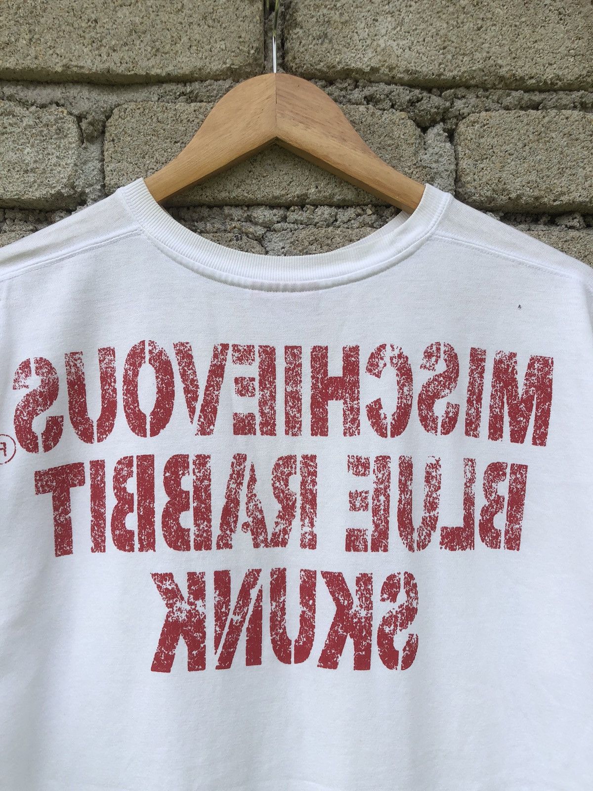 Vintage Vintage Y2K Mischievous Blue Rabbit Skunk Tshirt Size US L / EU 52-54 / 3 - 16 Thumbnail