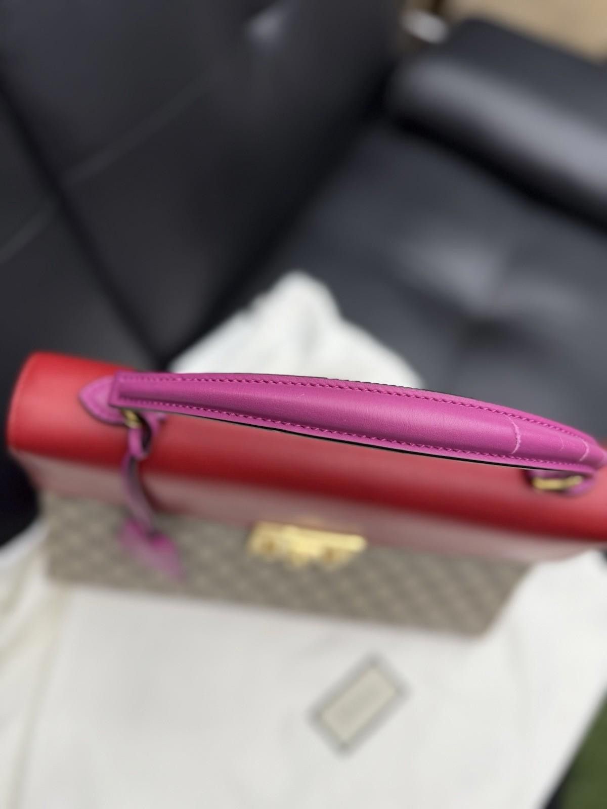 Gucci Gucci GG Supreme Handbag Shoulder Bag Padlock Purse $2300 Size ONE SIZE - 10 Thumbnail