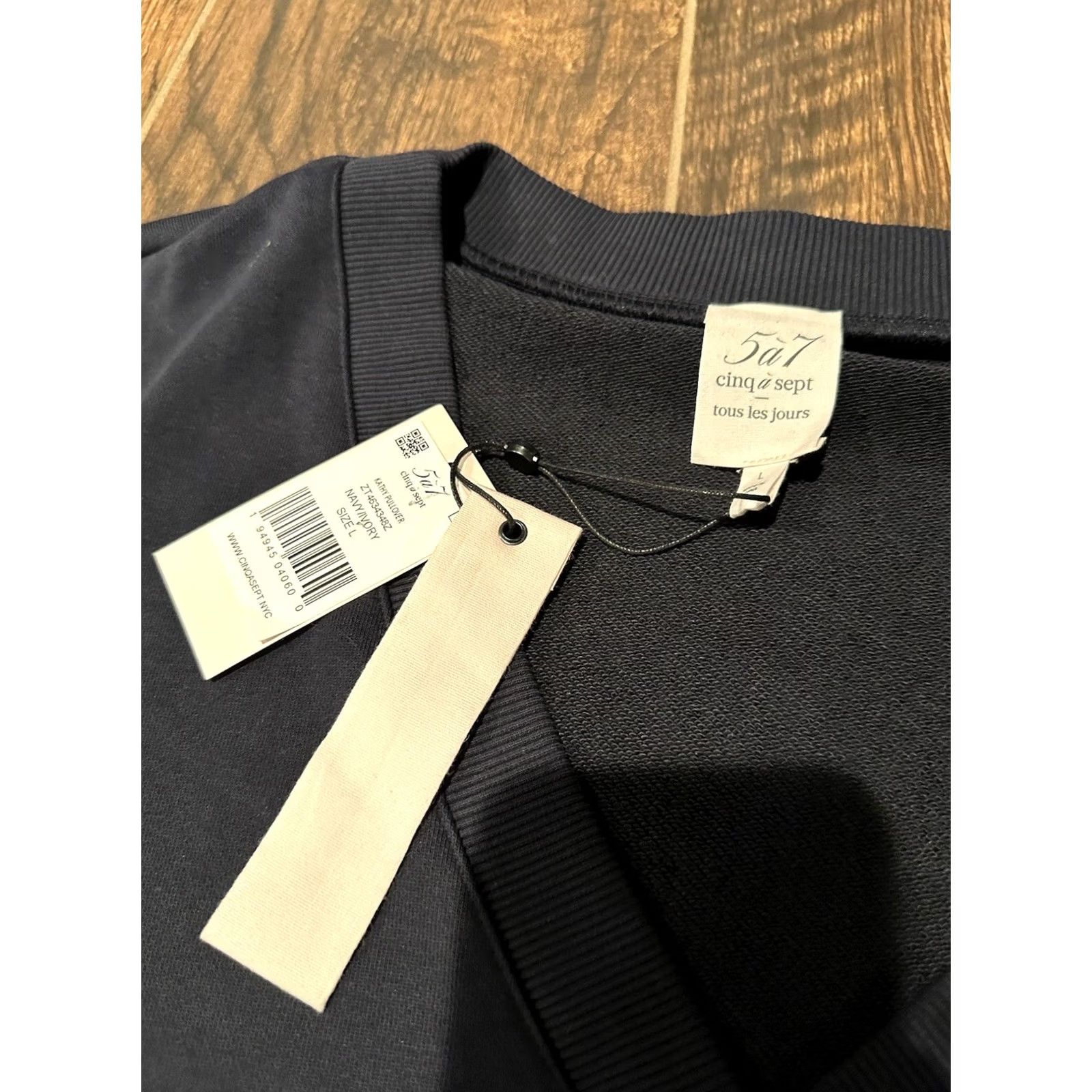 Cinq a Sept VINTAGE NWT Cinq a sept sweater Kathy Pullover Navy Bow L Womens Pullover Bow Blue Size L / US 10 / IT 46 - 5 Thumbnail