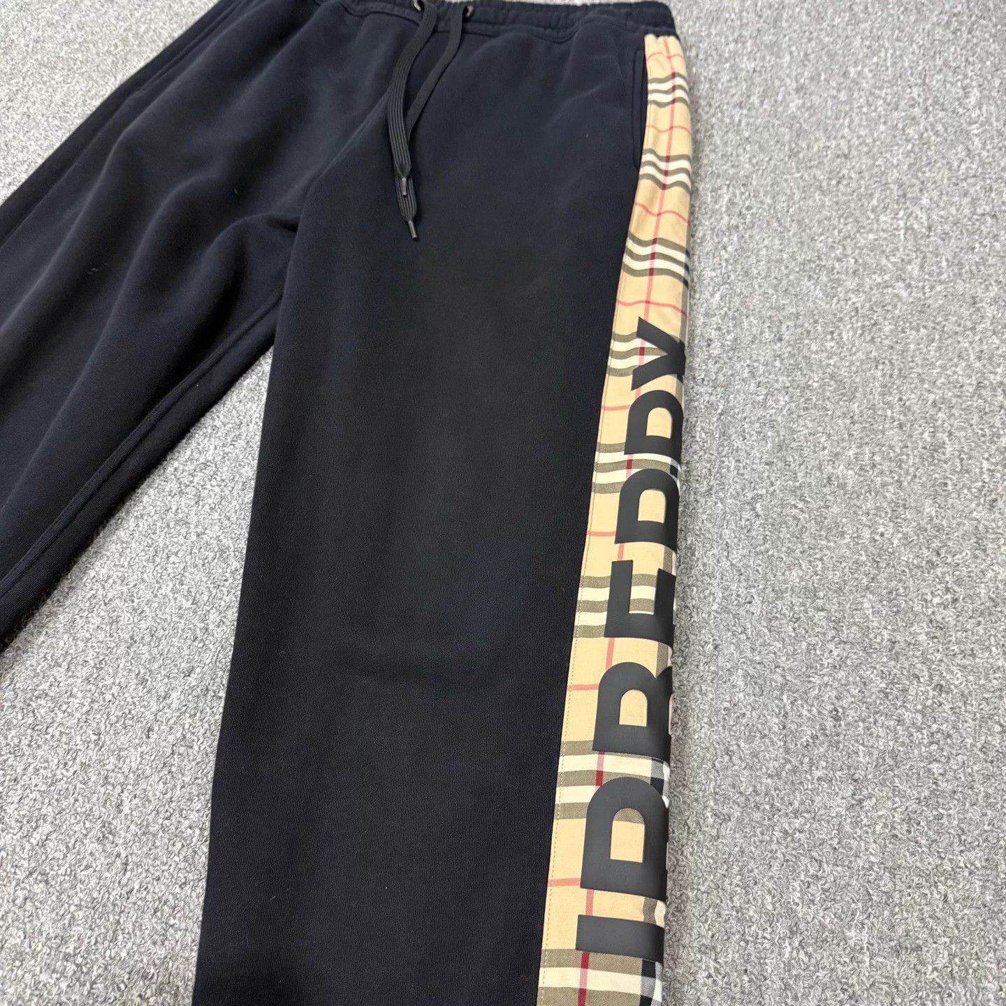 Burberry Burberry Check colorblocked sweatpants L 95 new Size US 38 / EU 54 - 3 Thumbnail