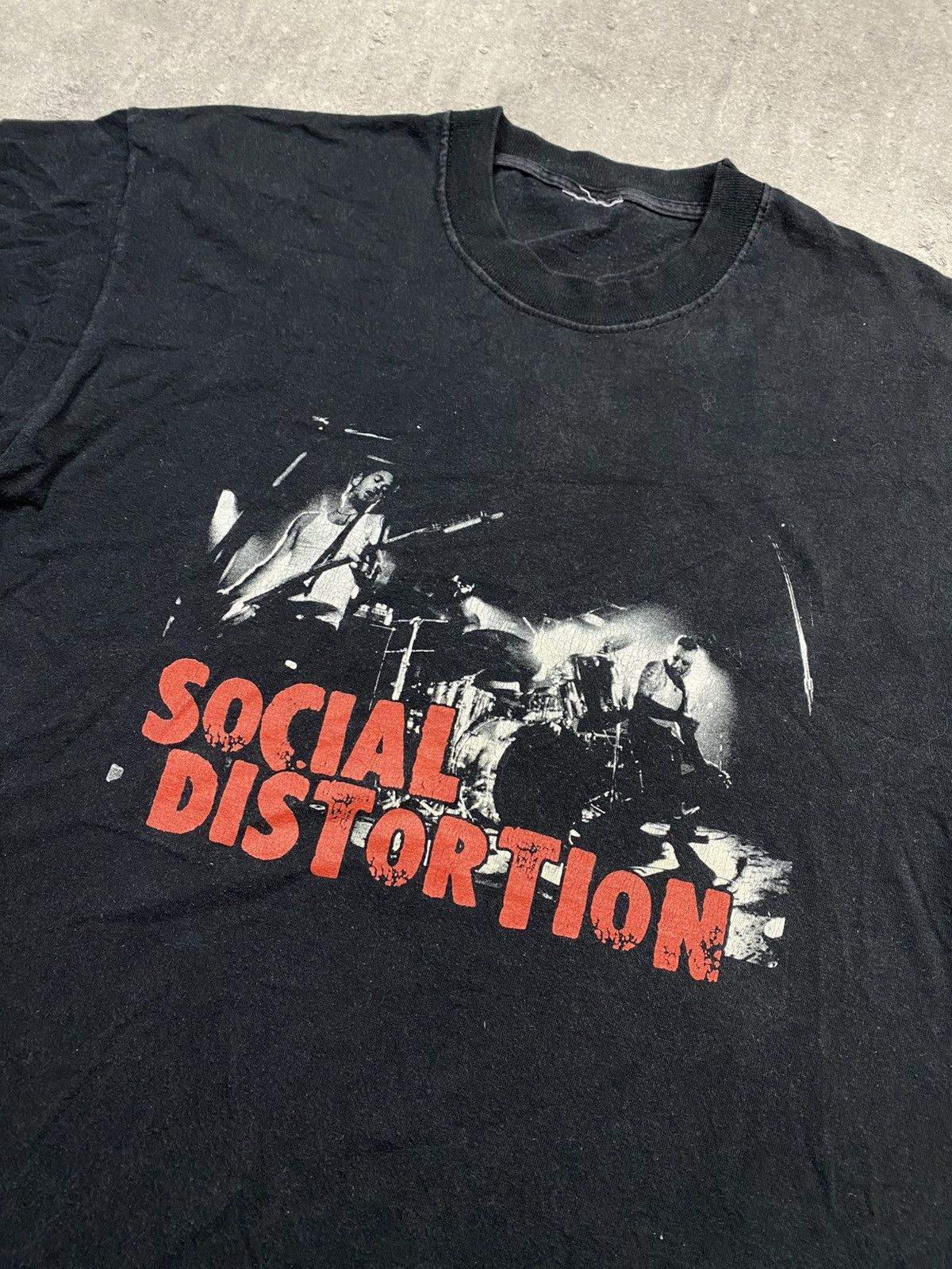 Band Tees × Vintage T-shirt vintage Social Distortion 90’s rare rock streetwear Size US L / EU 52-54 / 3 - 4 Thumbnail