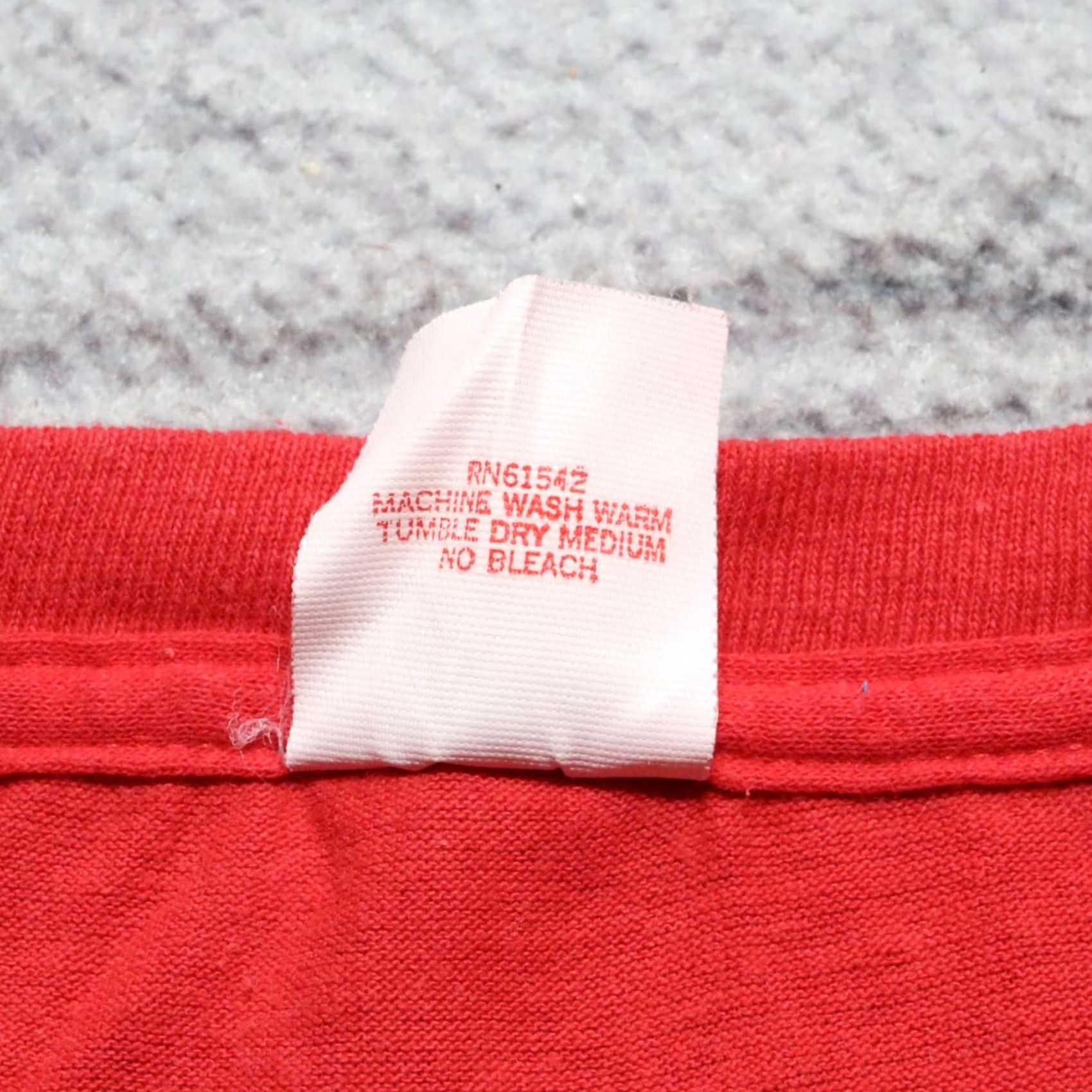 Vintage VINTAGE No is a Nuclear Reaction Shirt Mens L Red 90s Size US L / EU 52-54 / 3 - 7 Thumbnail