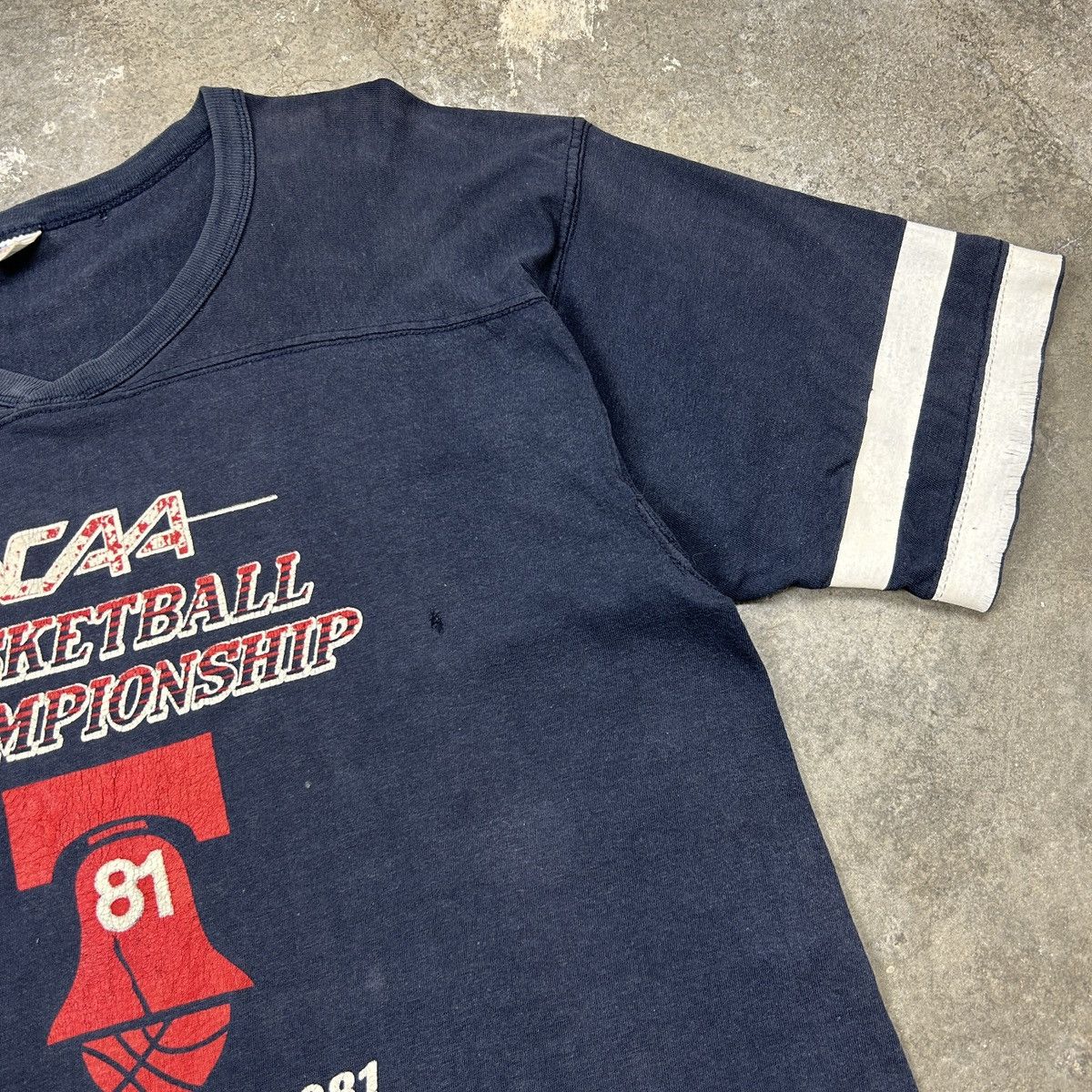 Champion × Vintage 1980s Champion - NCAA Basketball Championship Size US M / EU 48-50 / 2 - 9 Thumbnail