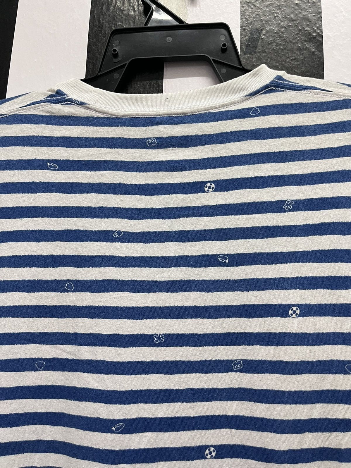 Uniqlo Uniqlo disney Mickey mouse tee Size US L / EU 52-54 / 3 - 6 Thumbnail