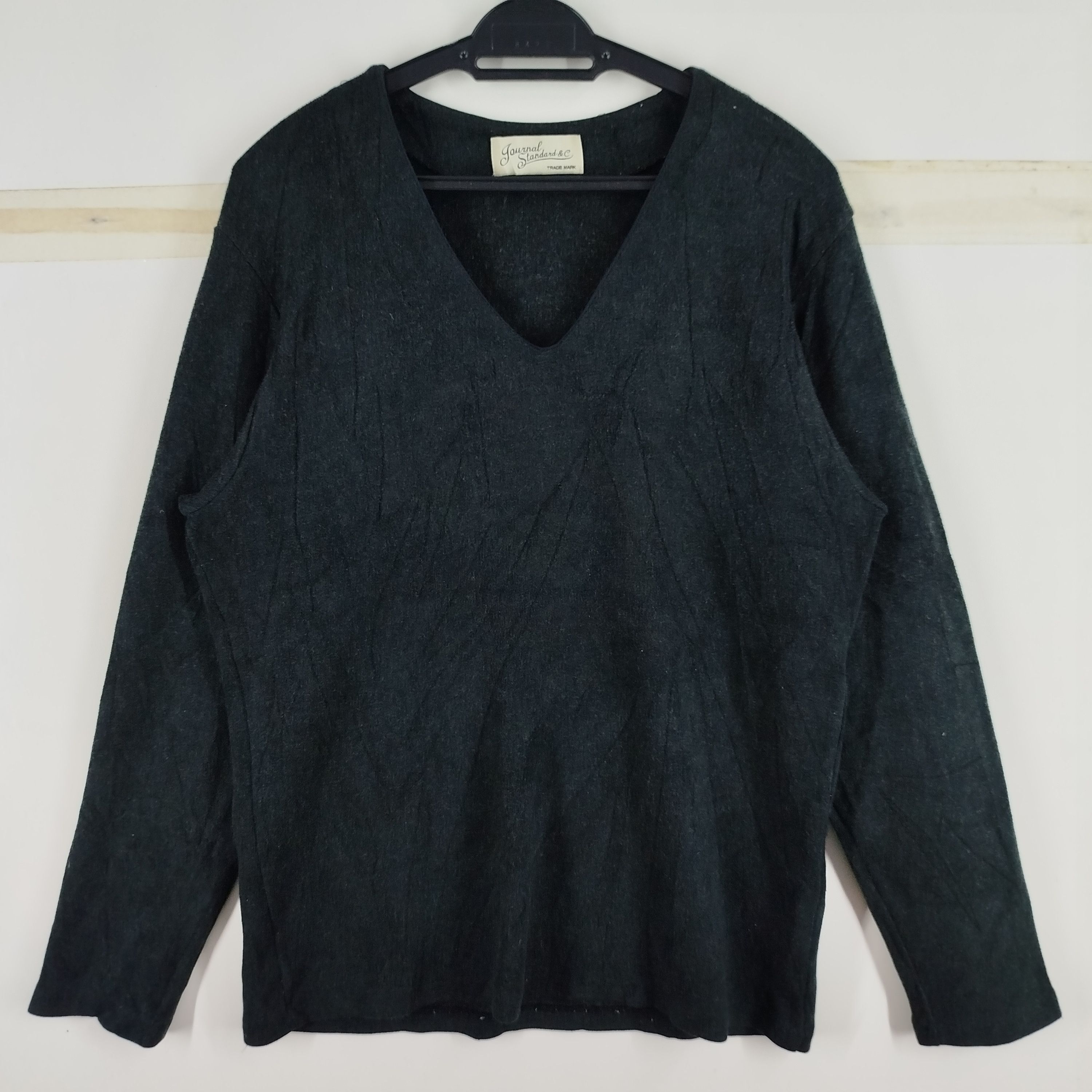 Designer × Japanese Brand × Journal Standard Journal Standard Made In Japan Plain Design V Roundneck Size M / US 6-8 / IT 42-44 - 1 Thumbnail