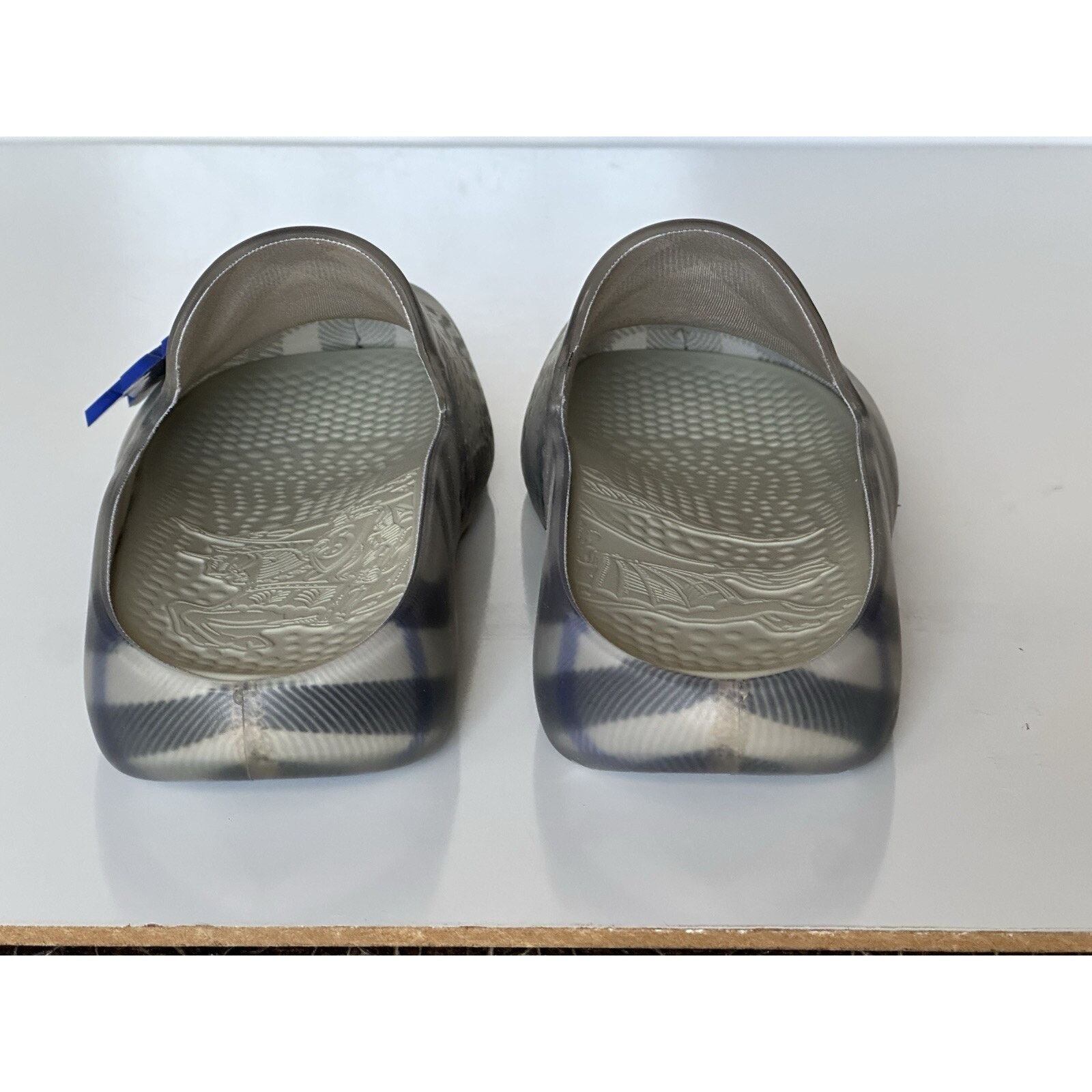 Burberry Burberry Mens Stingray Rubber Lichen Sandals 11 (44) 8088962 Size US 11 / EU 44 - 17 Thumbnail