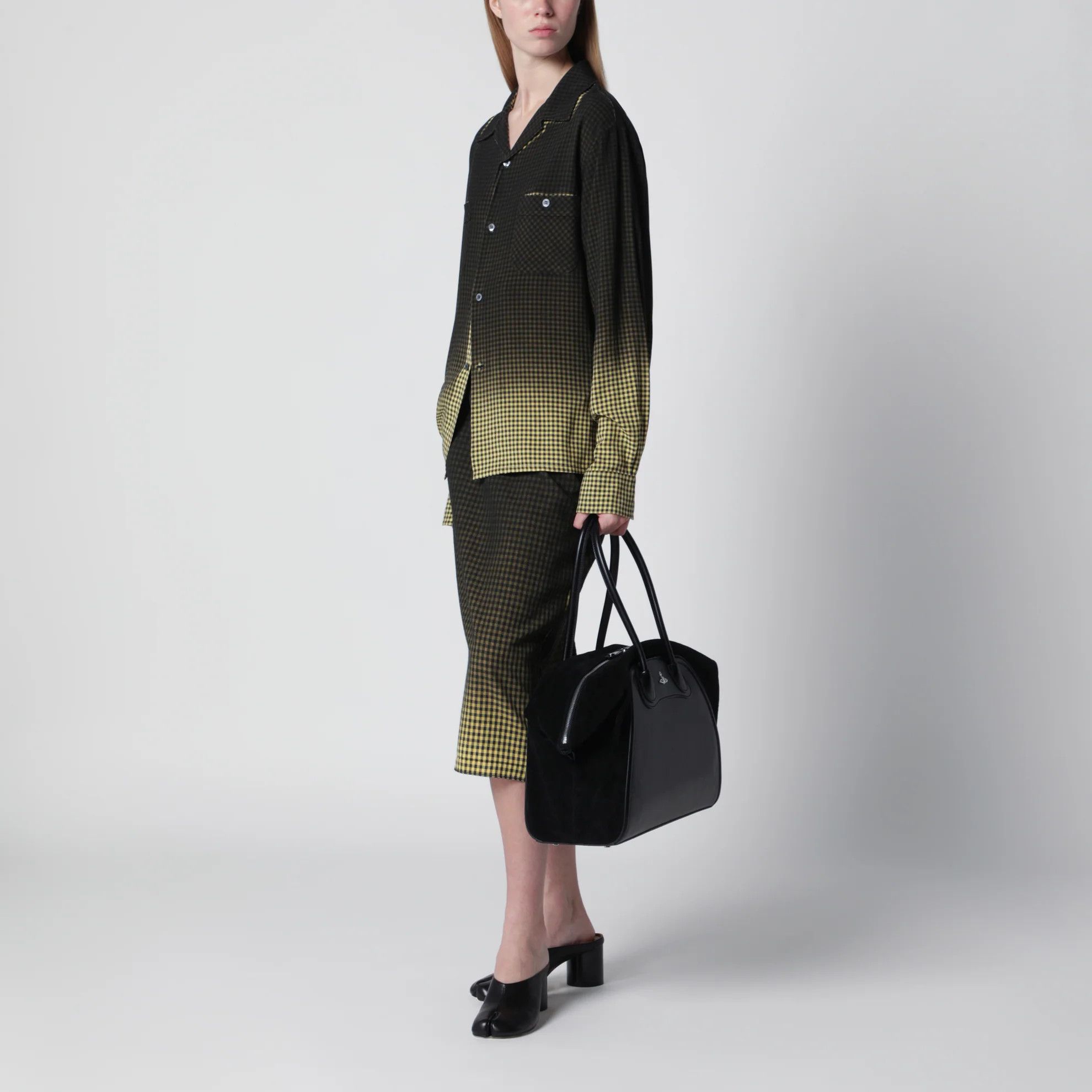 Vivienne Westwood o1d2blof0526 Size: OS / Shirley Duffle Bag in Black Size ONE SIZE - 2 Thumbnail