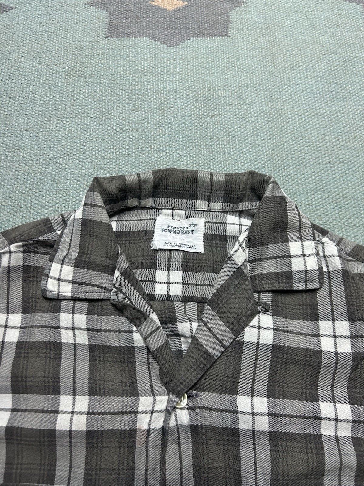 Vintage Vtg 1950s loop collar shirt Towncraft black whit rayon small Size US S / EU 44-46 / 1 - 5 Thumbnail
