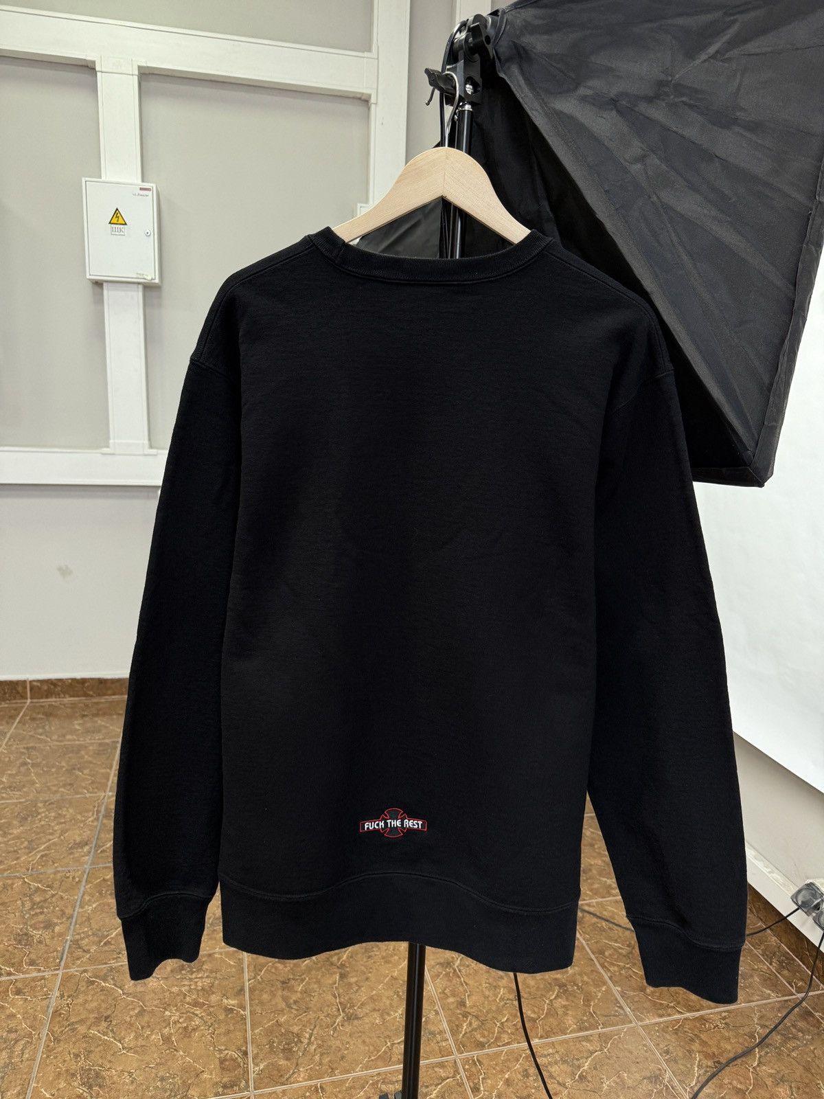 Independent Truck Co. × Supreme 🇺🇸 Supreme Independent Fuck the Rest Sweatshirt Skateboard Size US XL / EU 56 / 4 - 2 Thumbnail