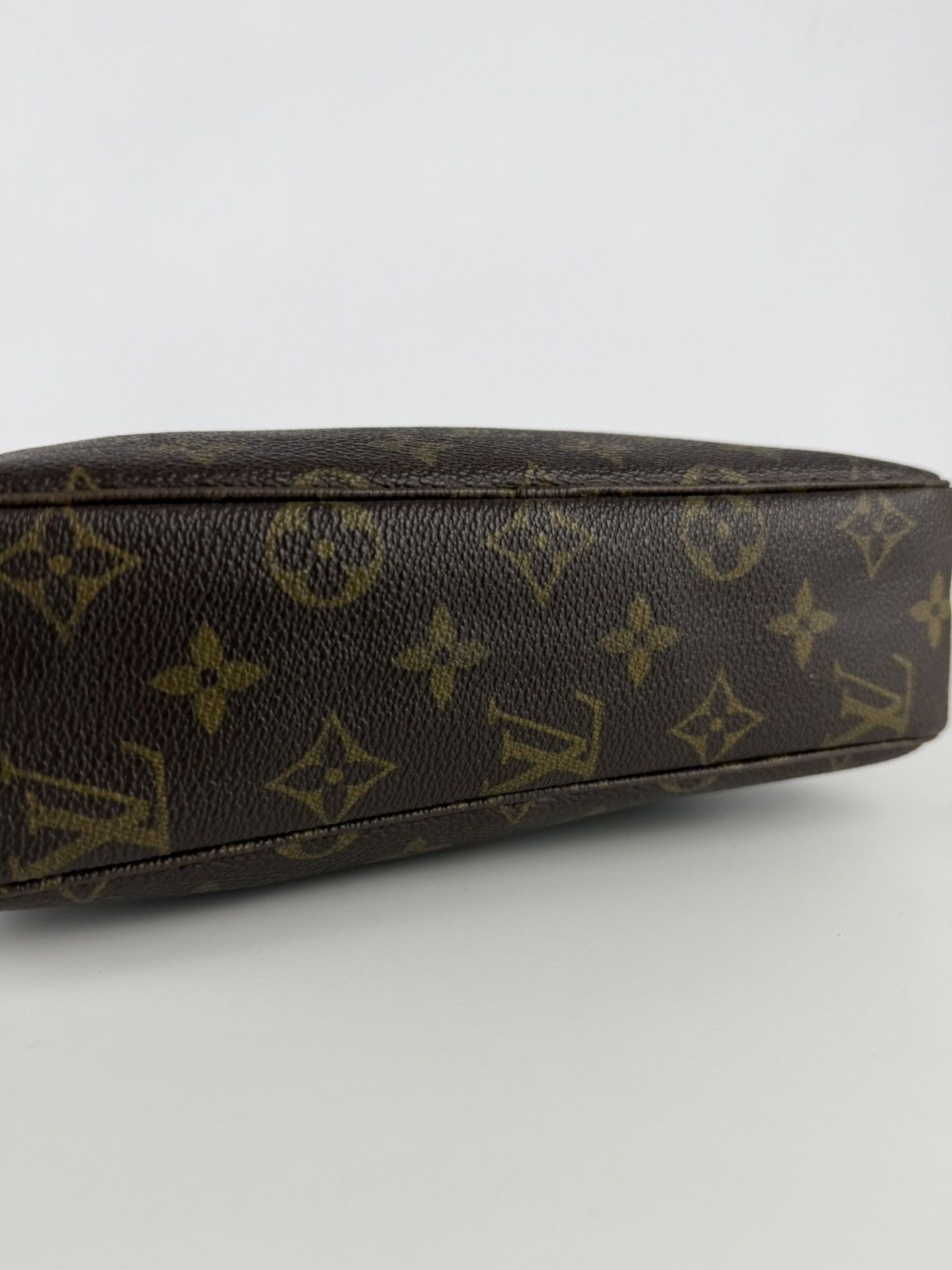 Louis Vuitton Vintage 80s Louis Vuitton monogram trousse 23 toiletry bag Size ONE SIZE - 16 Thumbnail