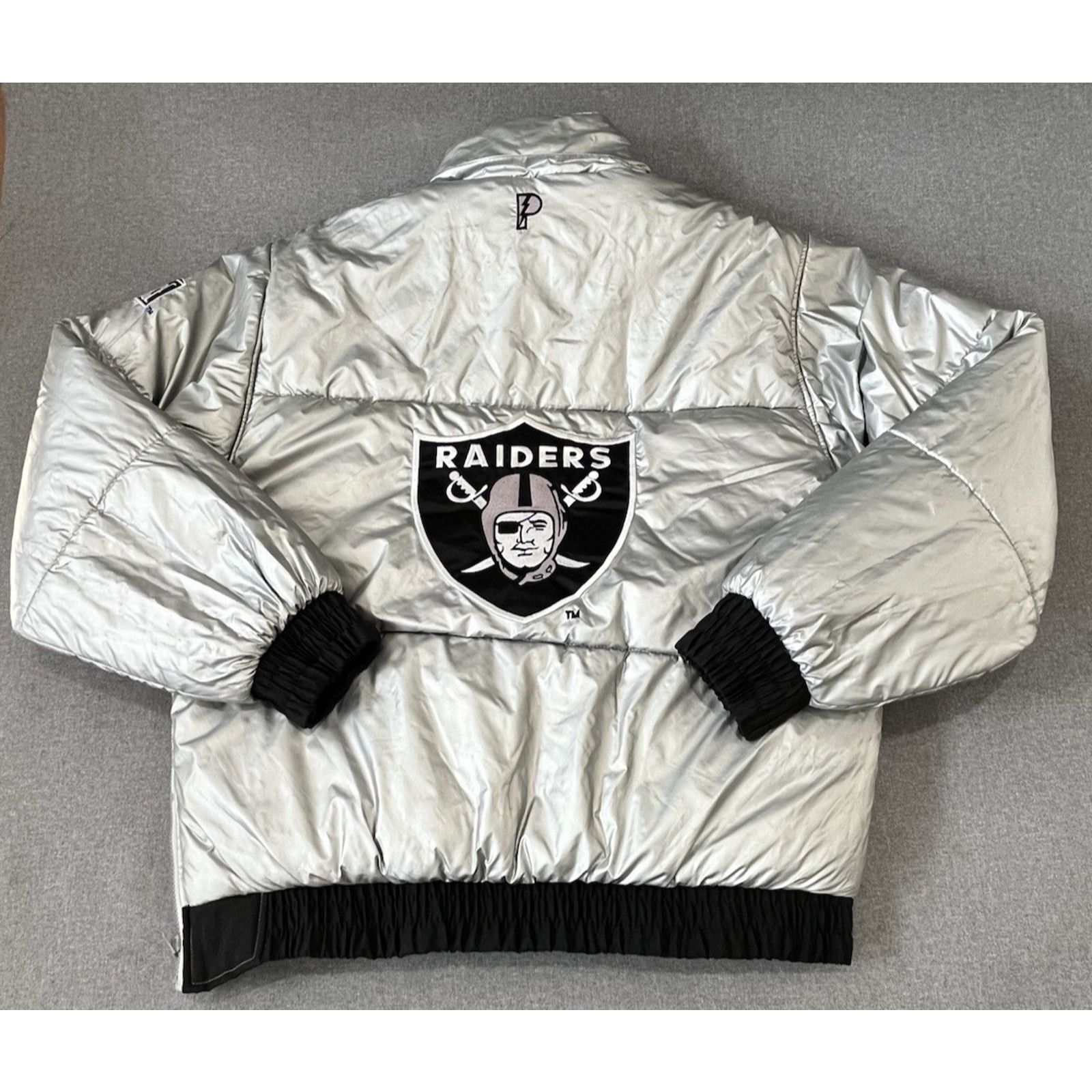 Pro Player Oakland Raiders Pro Player Reversible Puffer Jacket Med Size US M / EU 48-50 / 2 - 2 Thumbnail