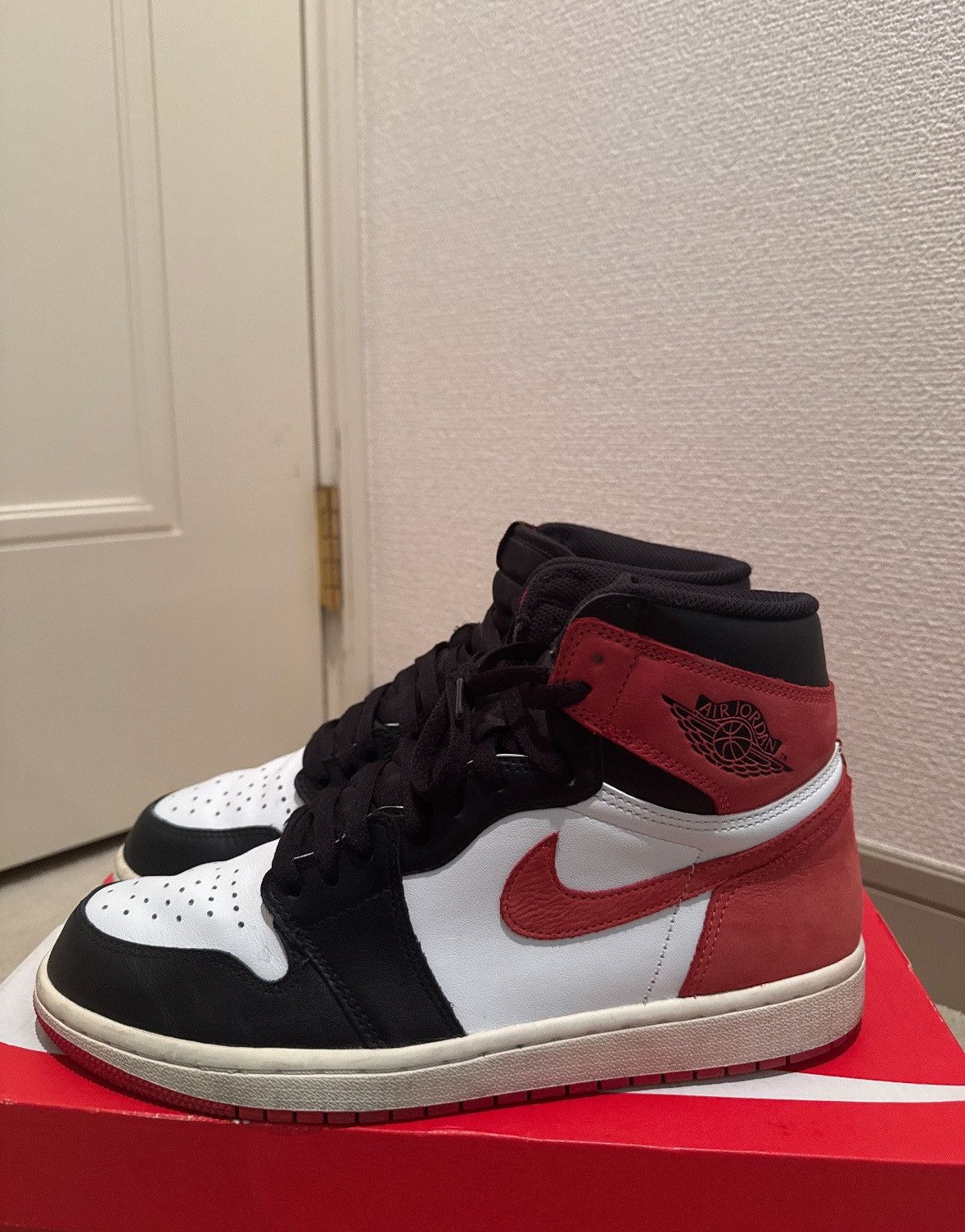 Jordan Brand × Nike NIKE AIR JORDAN 1 RETRO HIGH "TRACK RED" Size US 9.5 / EU 42-43 - 2 Thumbnail