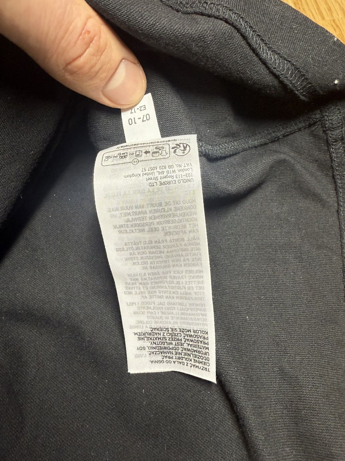 Kaws Kaws x Uniqlo Black T-Shirt Size US M / EU 48-50 / 2 - 4 Thumbnail