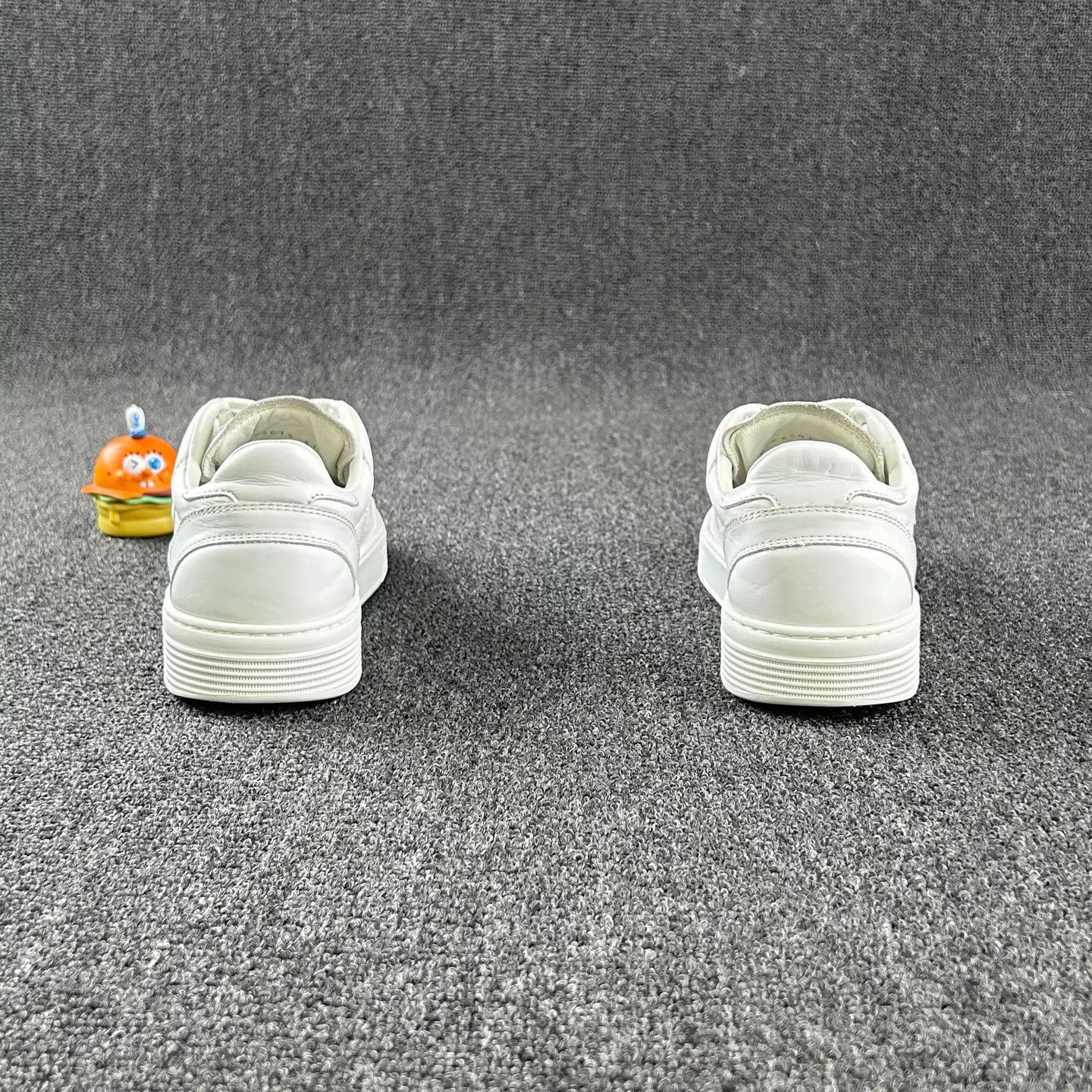 Chanel Chanel 23A White CC Logo Sneaker 37.5 Size US 7 / IT 37 - 5 Thumbnail