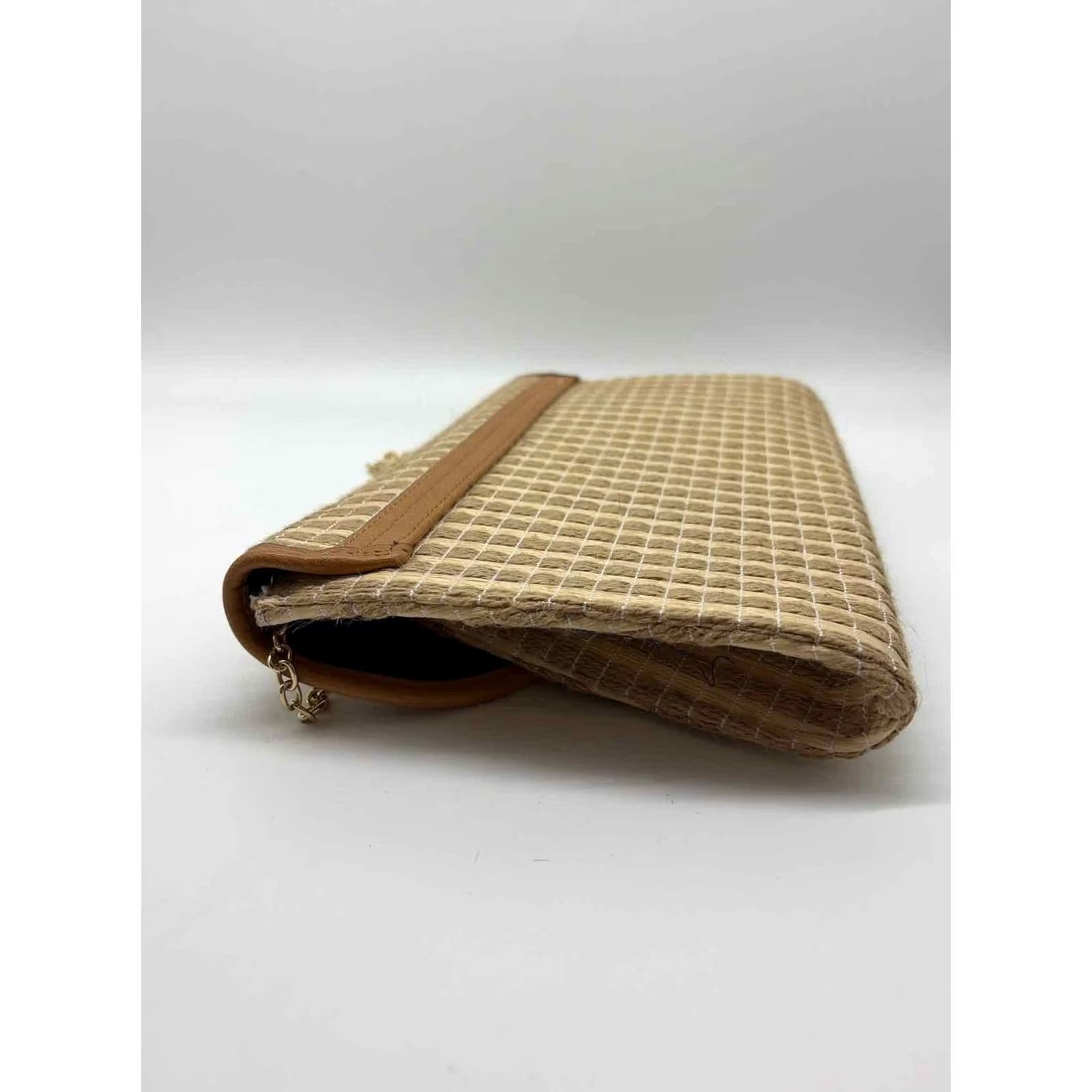Neiman Marcus Neiman Marcus Tan Crossbody Pre-Owned Size ONE SIZE - 4 Thumbnail
