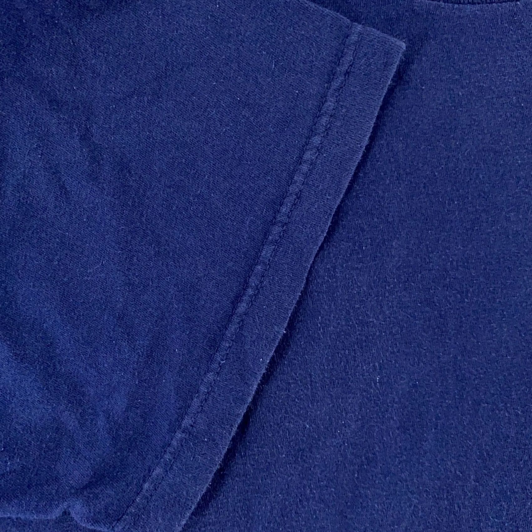 Fruit Of The Loom VINTAGE Fruit of the Loom Shirt Large Navy Blue Pocket Classic Crewneck Heavyweight Size US L / EU 52-54 / 3 - 3 Thumbnail