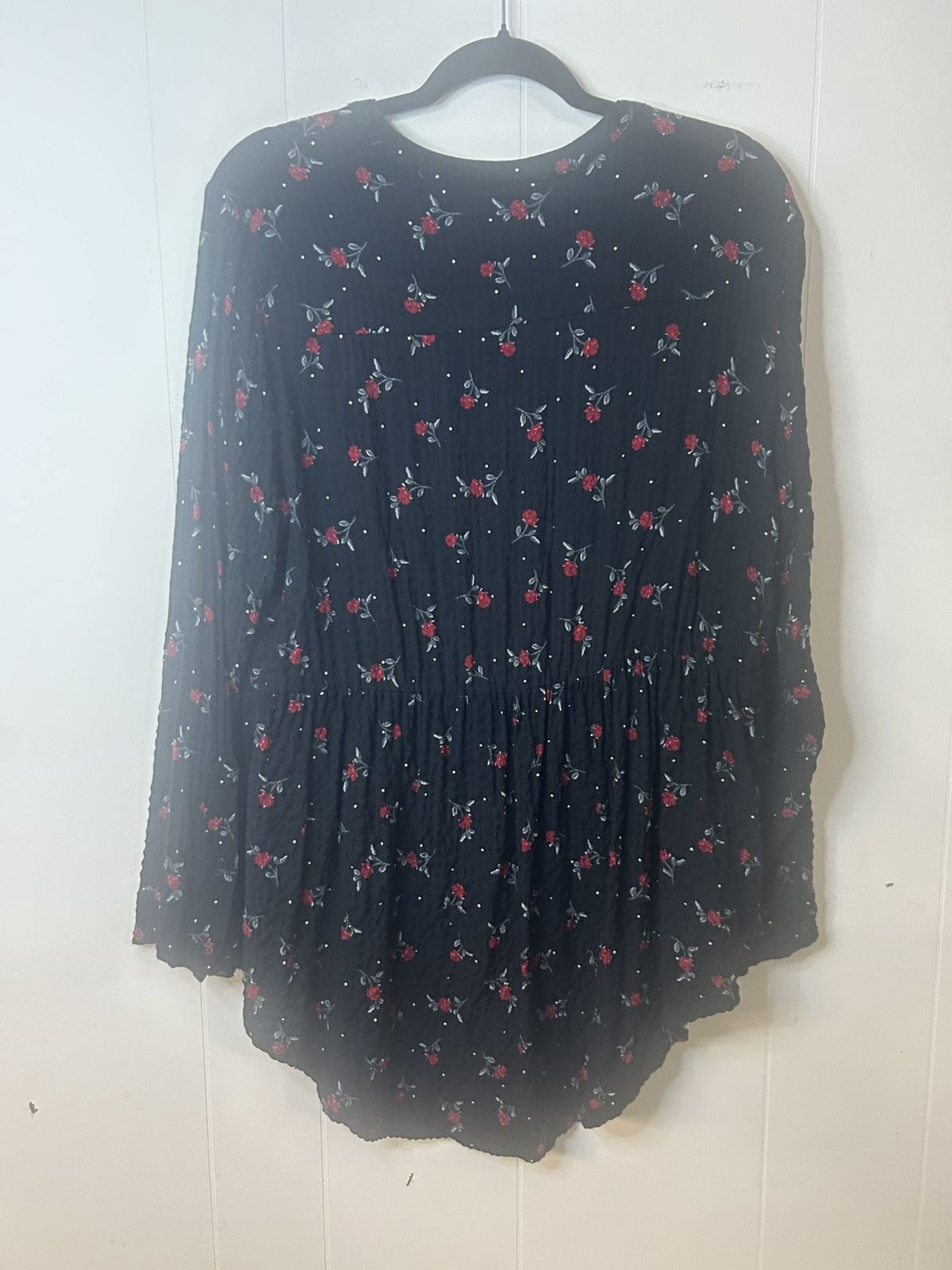 Torrid Torrid Tunic 1X Black Red Floral Crinkle Knit HiLo Button Up Size XXL / US 16-18 / IT 52-54 - 8 Thumbnail