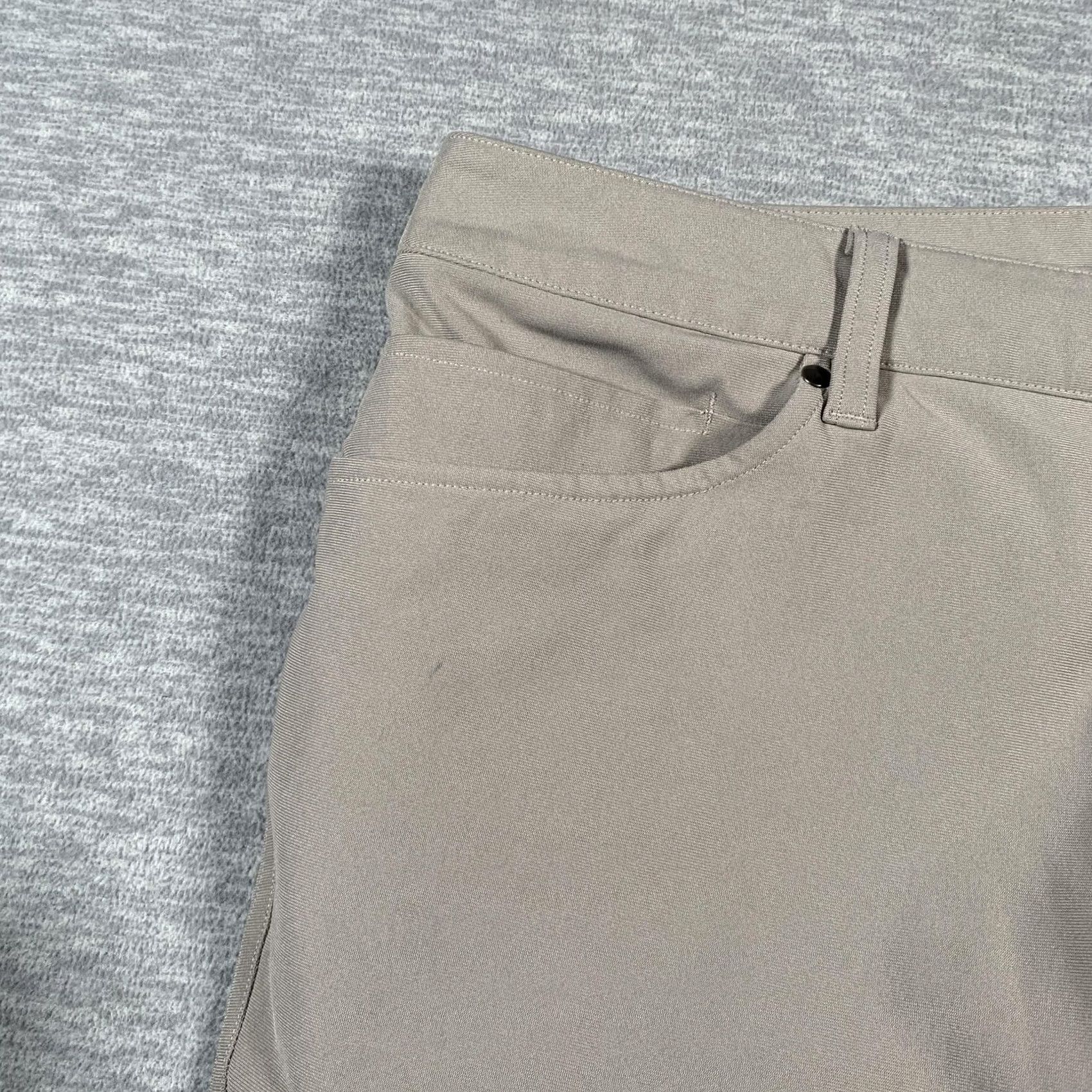 Lululemon Lululemon Mens ABC 5 Pocket Pants 30 Tan Tech Chino Golf Travel Casual Size US 30 / EU 46 - 7 Thumbnail