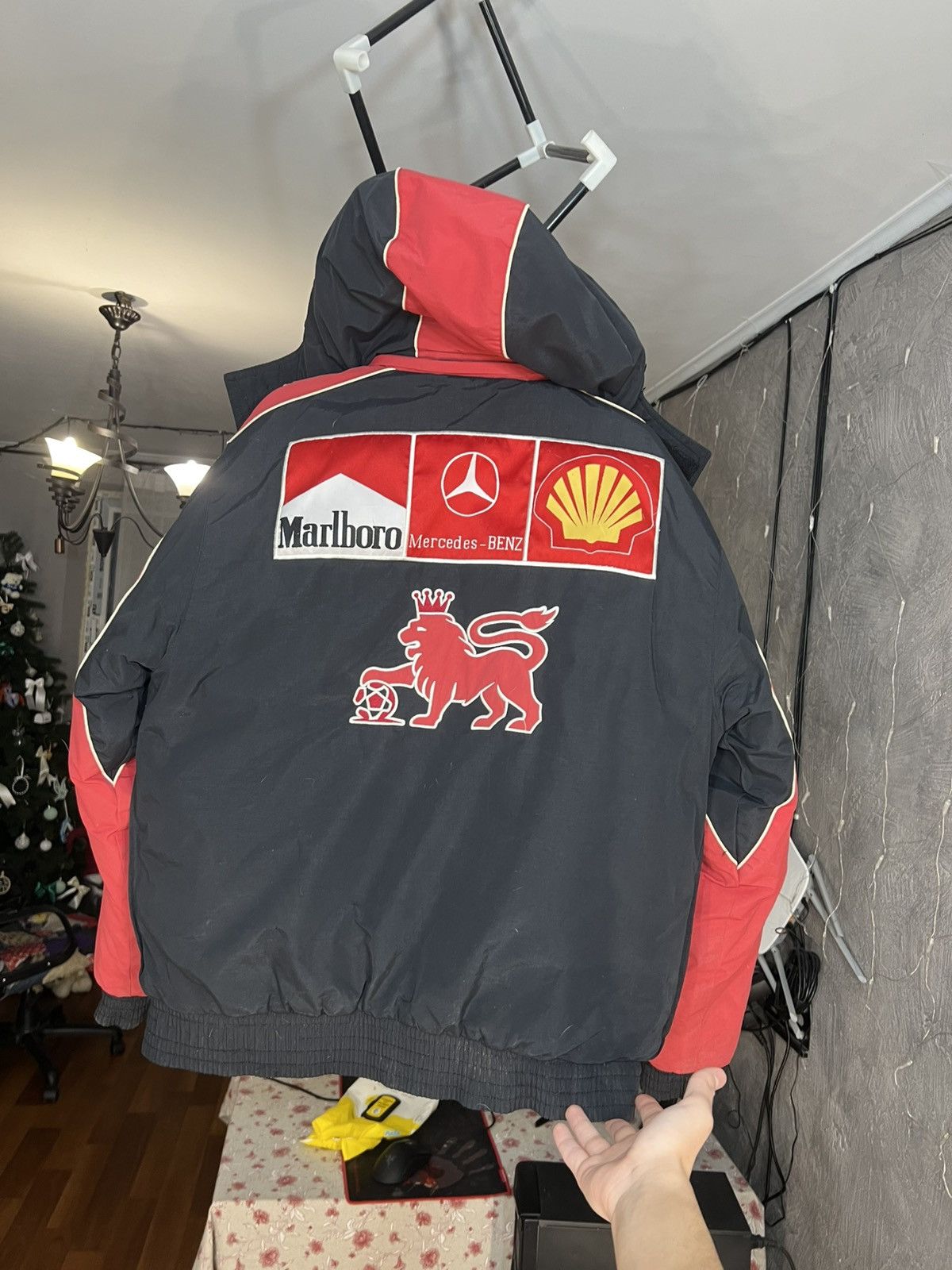 Ferrari Malboro mercedes bens red bull racing formula 1 jacket Size US M / EU 48-50 / 2 - 6 Thumbnail