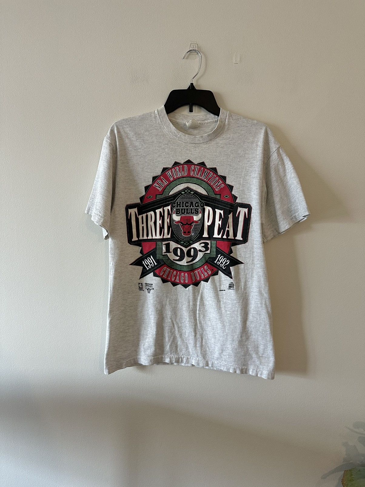 NBA Vintage Chicago Bulls Three Peat World Champions 1993 Size US M / EU 48-50 / 2 - 1 Thumbnail