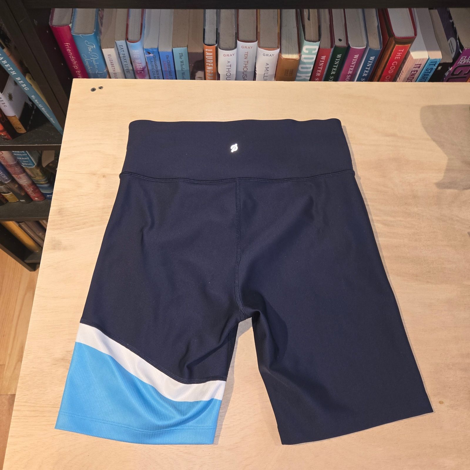 Peloton Peloton women Push Your Boundaries sz M shorts Size 28" / US 6 / IT 42 - 2 Thumbnail