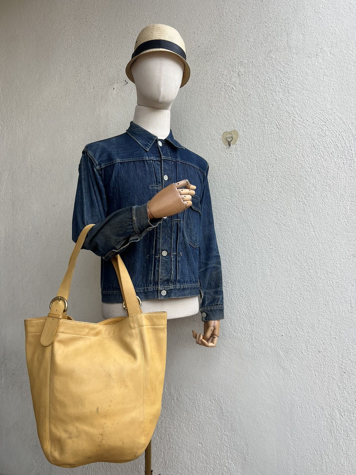 Leather Vintage 90s COACH Scratches Stains Patina Leather Tote Bag Size ONE SIZE - 2 Thumbnail