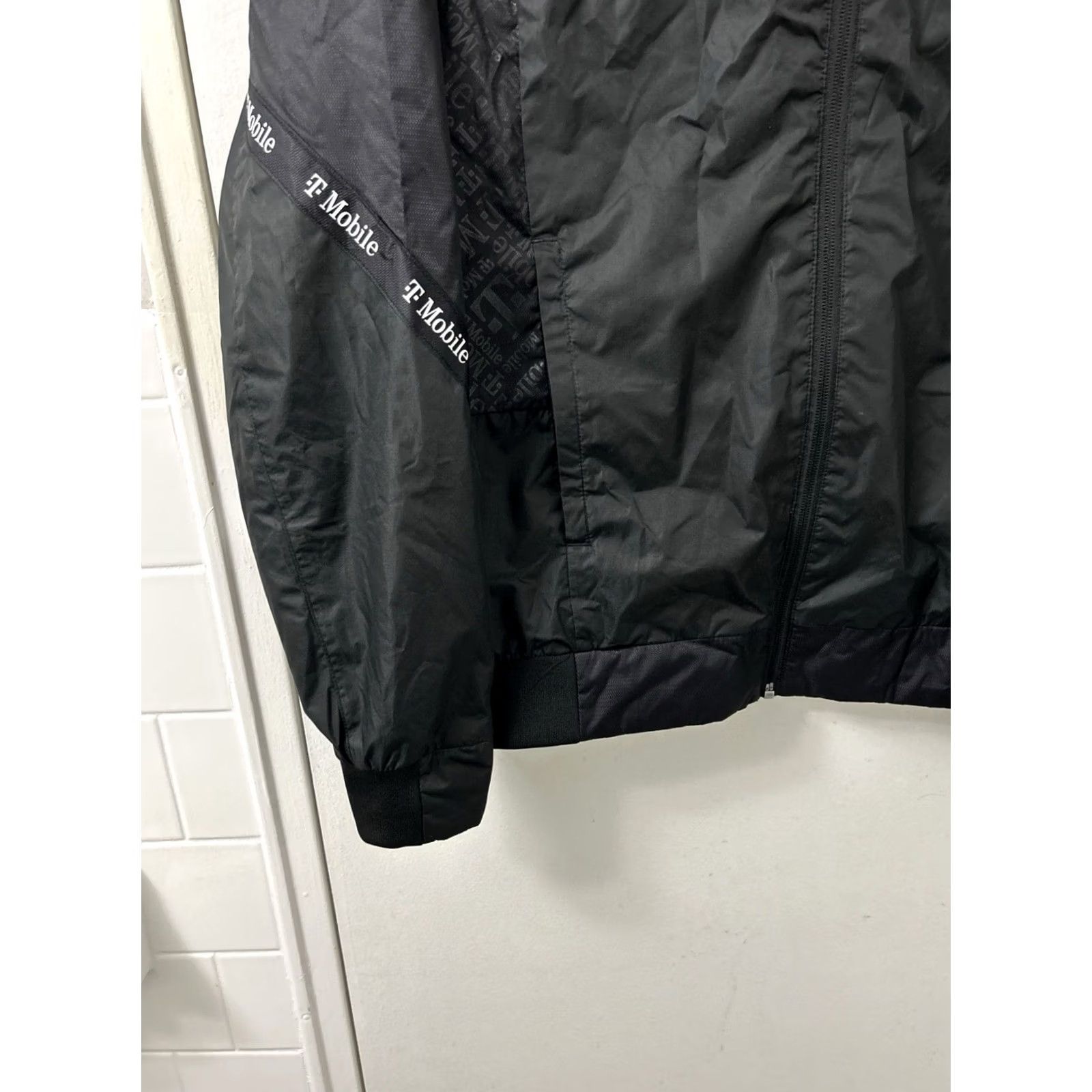 Vintage T-Mobile Jacket Womens Medium Black Magenta Full Zip Workwear Uniform Size M / US 6-8 / IT 42-44 - 5 Thumbnail