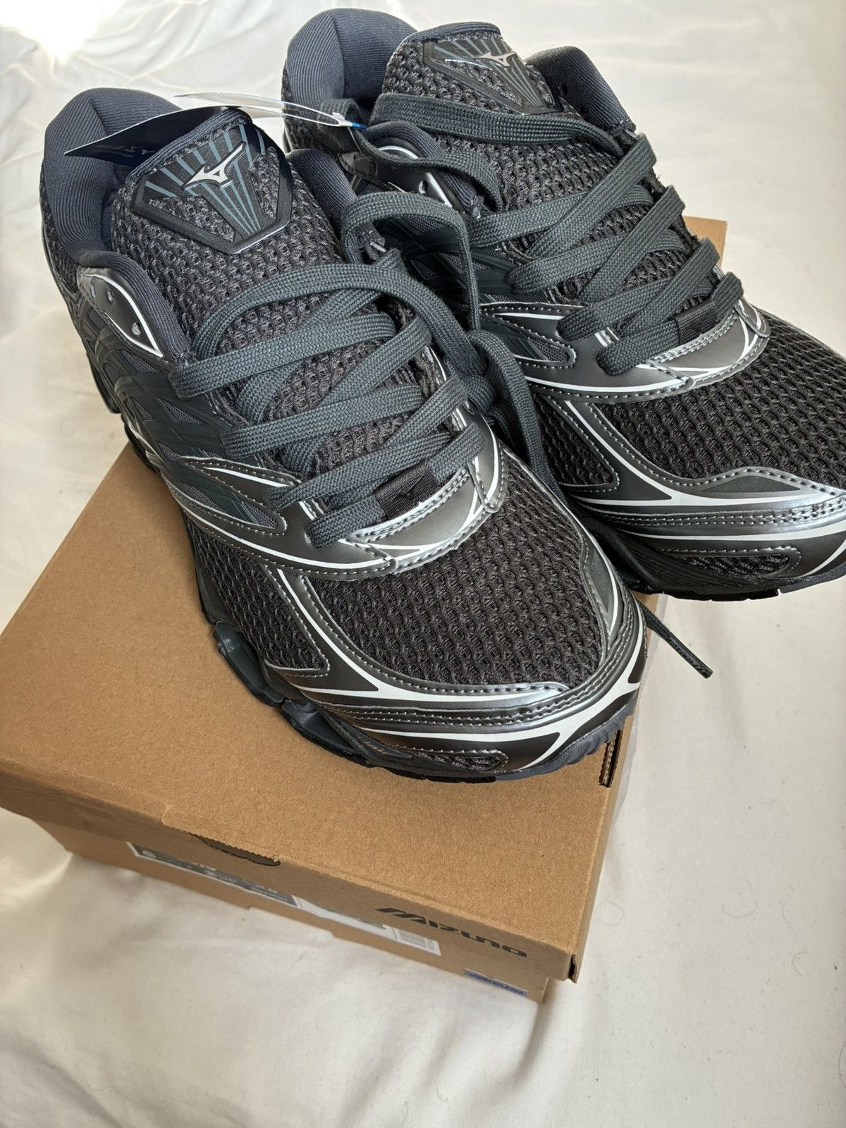 Mizuno Mizuno Wave Prophecy LS Size US 10 / EU 43 - 1 Thumbnail