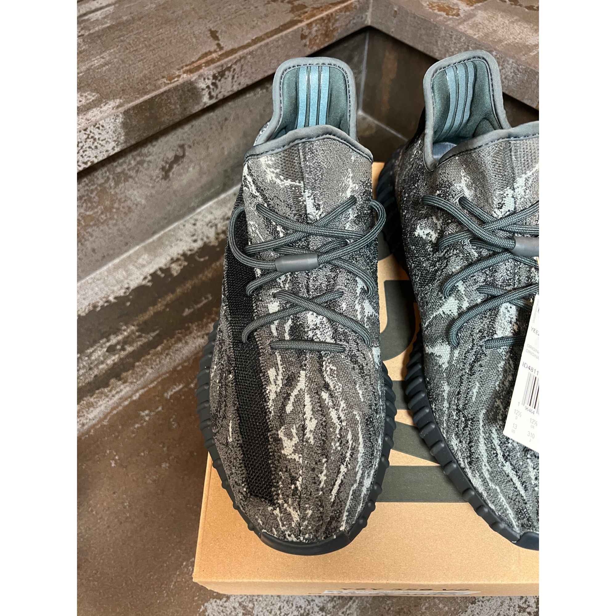 Yeezy adidas Yeezy Boost 350 V2 MX Dark Salt ID4811 Size 13 Size US 13 / EU 46 - 4 Thumbnail
