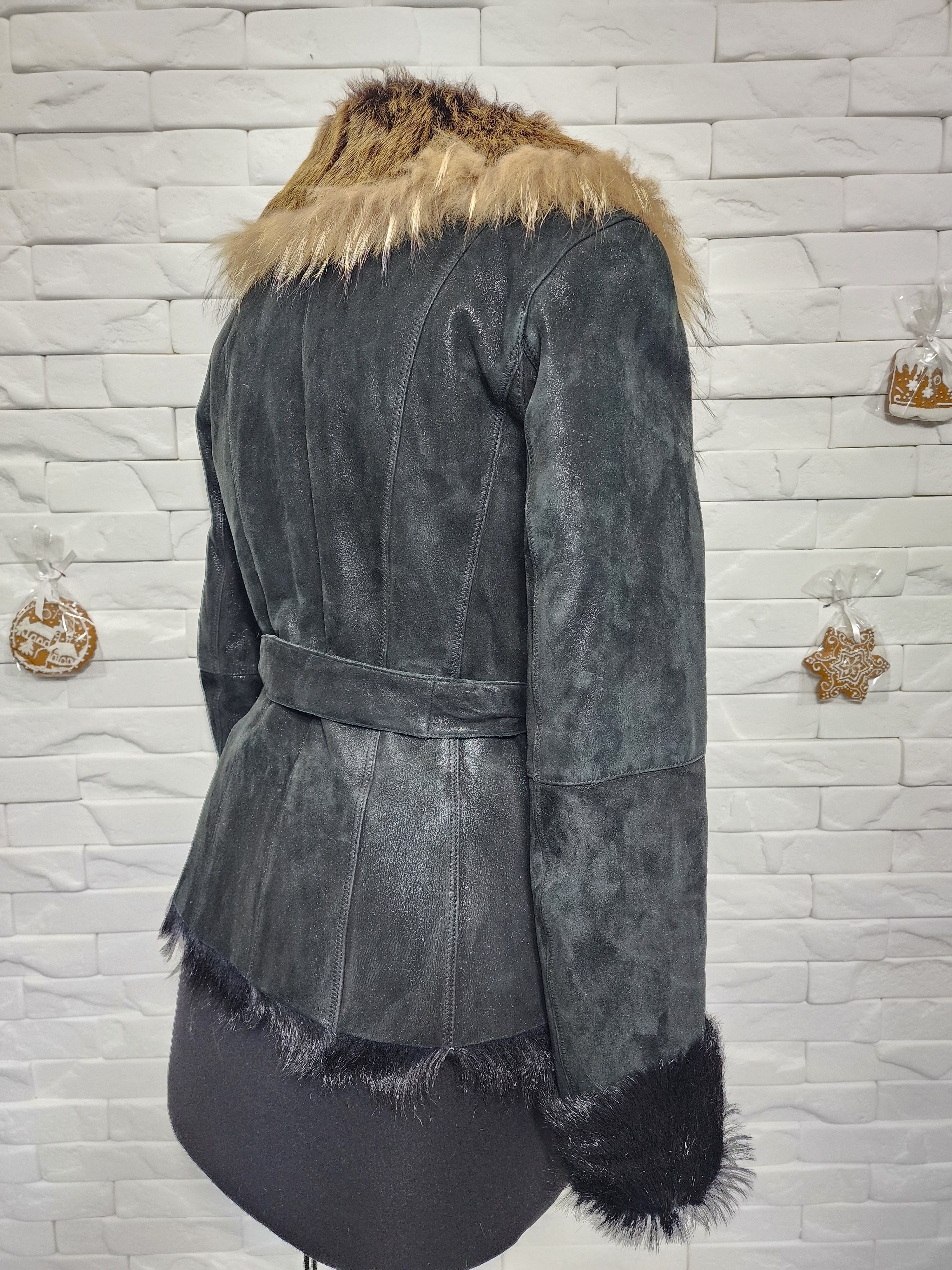 Furla Black Sheepskin Coat: Genuine Fur Collar, Belted Winter Coat Size M / US 6-8 / IT 42-44 - 5 Thumbnail