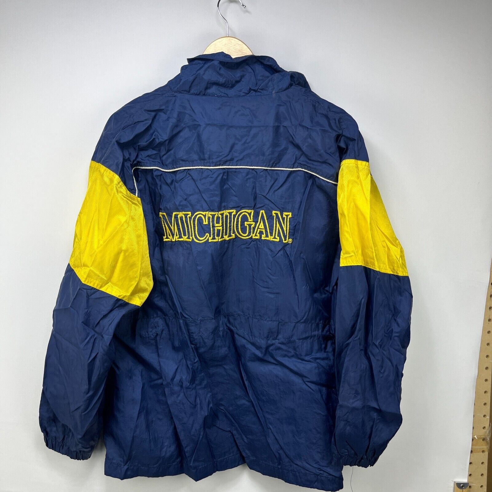 Vintage Vintage 90s Michigan Wolverines Windbreaker Jacket Large Size US L / EU 52-54 / 3 - 4 Thumbnail