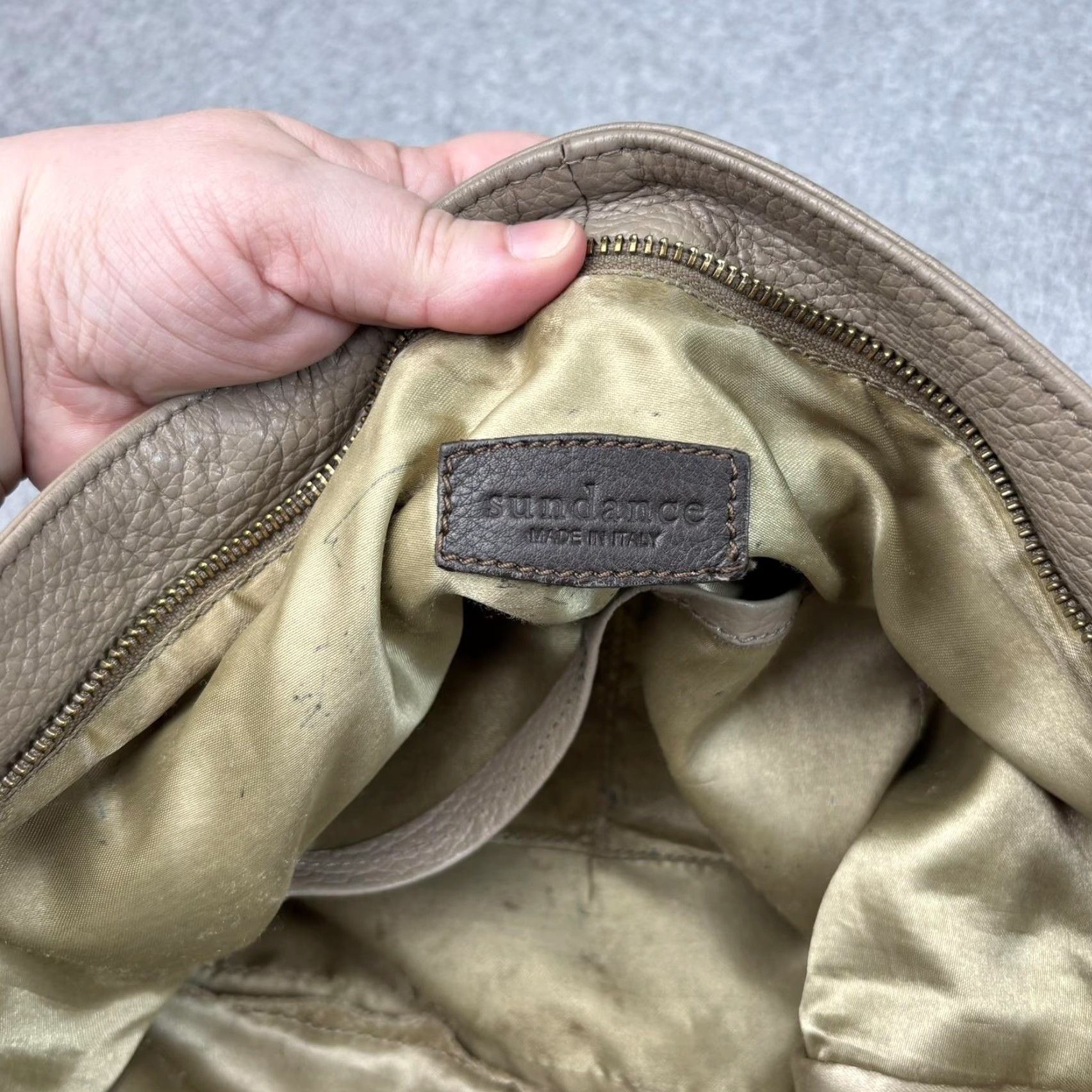 Vintage Sundance Leather Purse Women Large Taupe Slouchy Hobo Bag Zip Pockets Italy READ Size ONE SIZE - 3 Thumbnail
